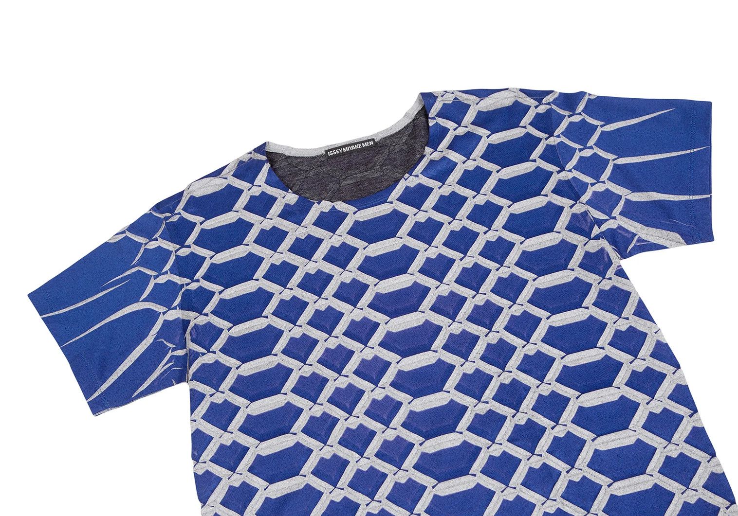 Issey Miyake Pleated Check Print T-Shirt in Blue Gray Size 4 Size US XS / EU 42 / 0 - 2 Thumbnail