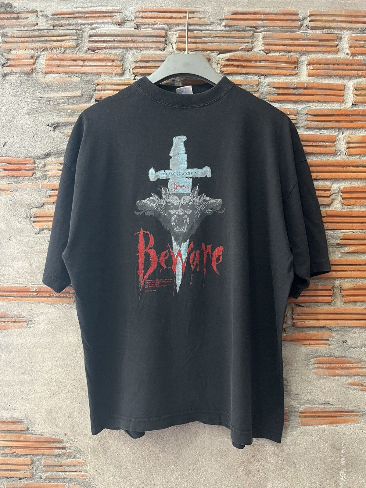 Arts & Science Vtg Dracula Beware Film 1992’s by Columbia Pictures Tshirt Size US XL / EU 56 / 4 - 2 Thumbnail