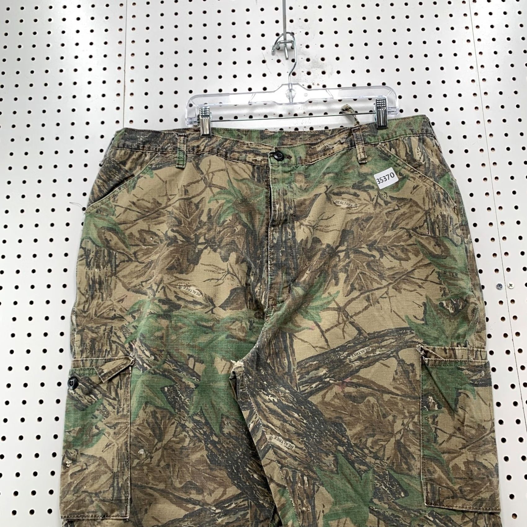 AMO VINTAGE Camo Hunting Pants Size 2XL 42x30 Brown Tree Made USA Pants Men 2XL Camouflage Cargo Relaxed Straight Inseam 30 USA Brown Camouflage 42x30 Size US 39 - 6 Thumbnail