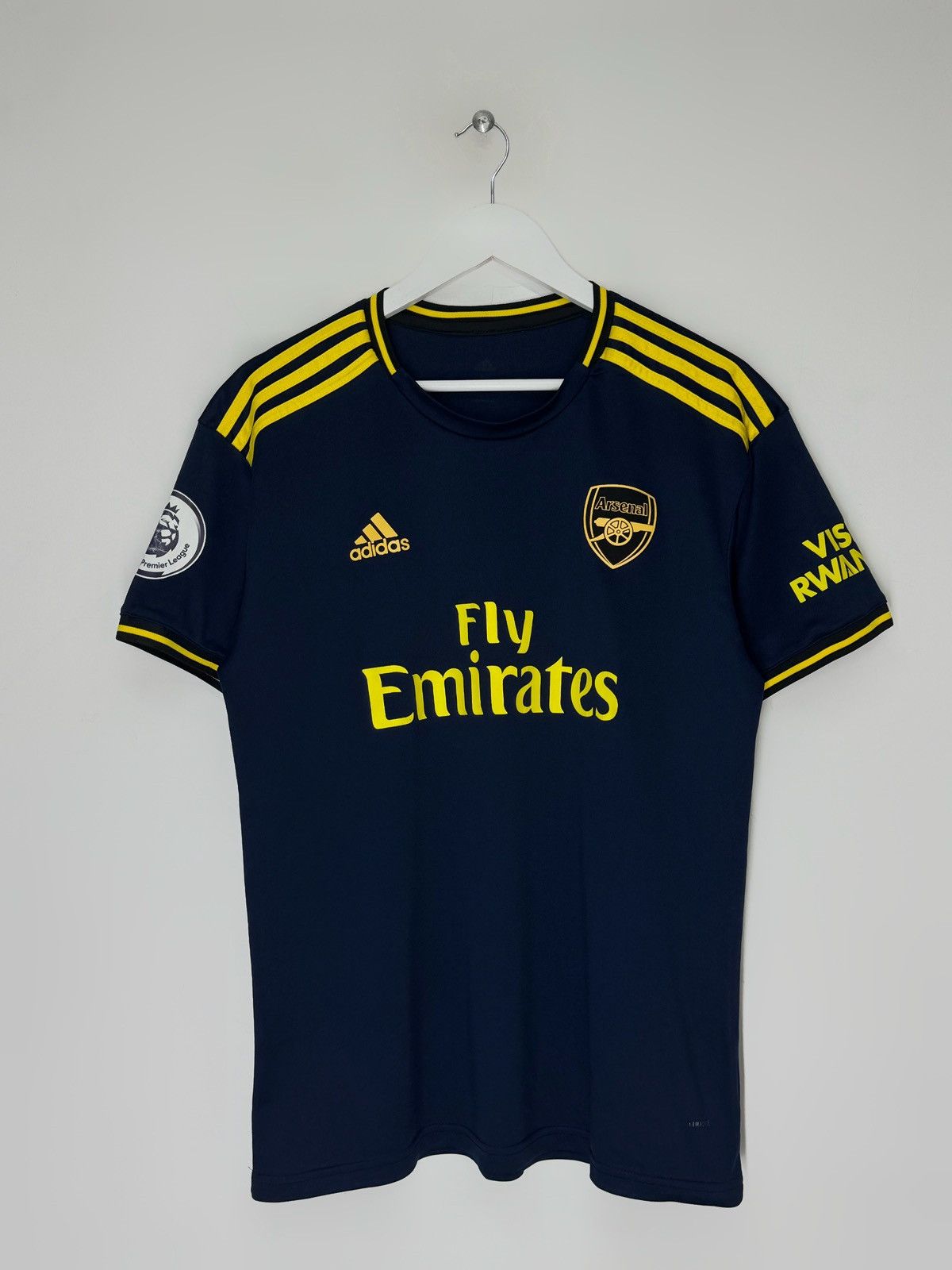Adidas Adidas Arsenal London 2019/20 3rd Football Shirt Size US M / EU 48-50 / 2 - 1 Thumbnail