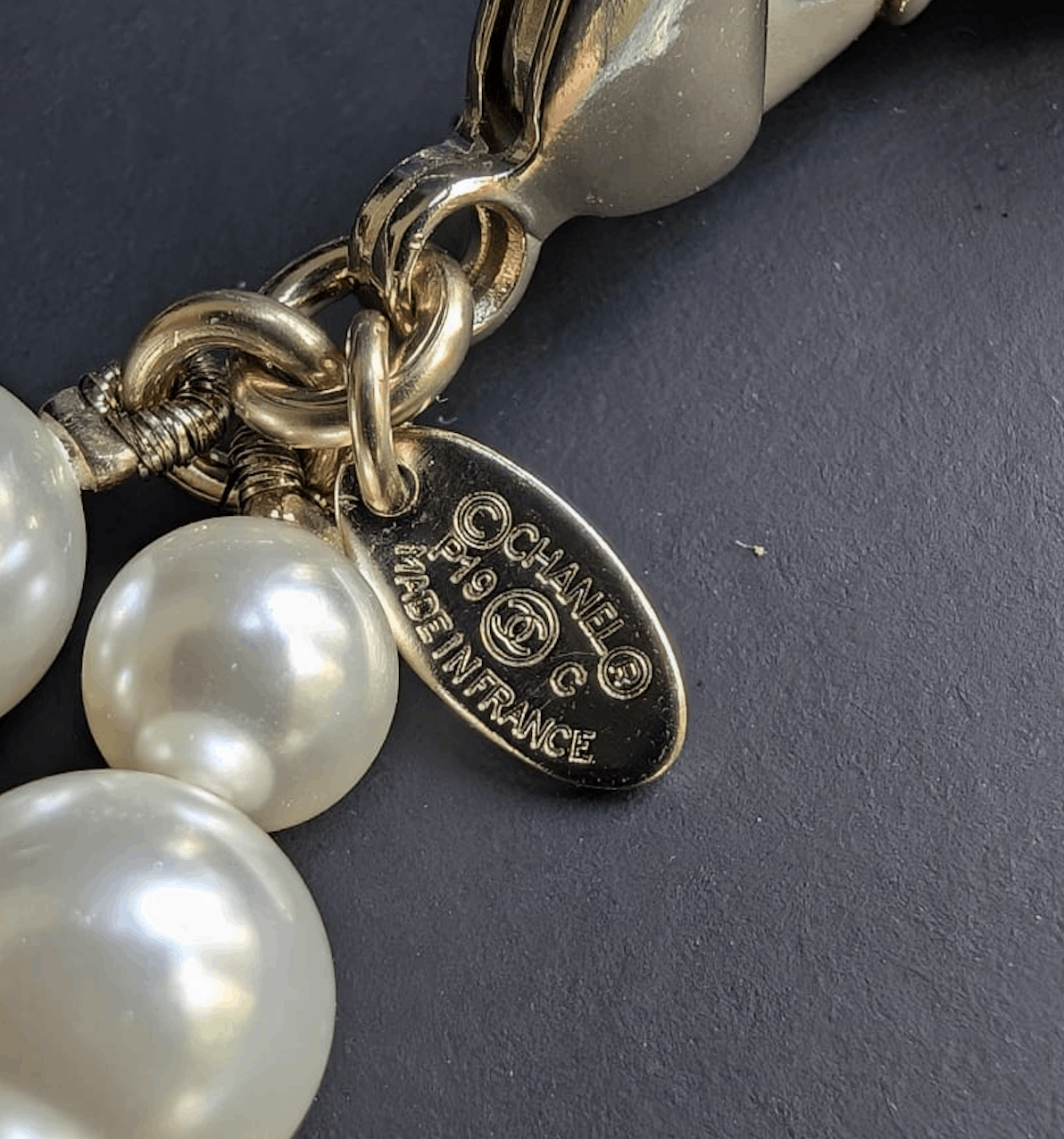 Chanel Chanel CC P19C La Pausa Pearl Logo GHW necklace belt tag Size ONE SIZE - 7 Thumbnail