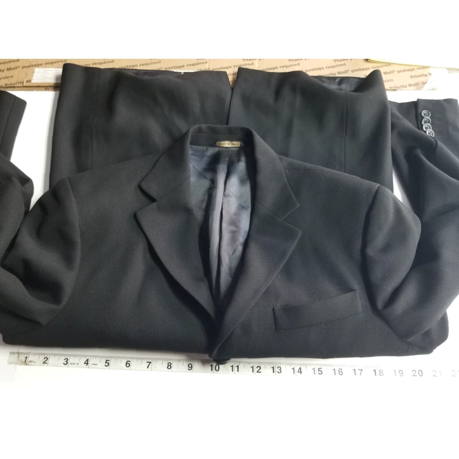 Banana Republic Banana Republic Blazer Black 100% Wool Single-Breasted 3-Button Notch Lapel Mens Size 38S Italy Made Dry Clean Only Modern 80s 90s Preppy Classic Size 38R - 3 Thumbnail