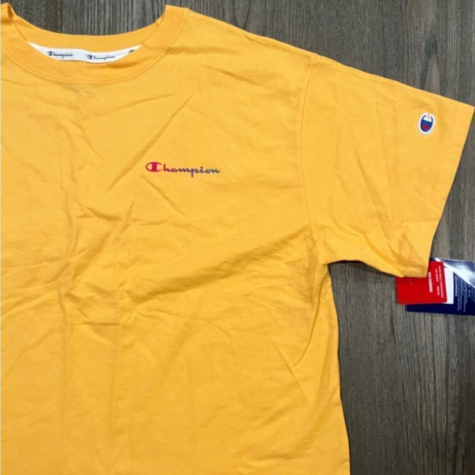 Champion NWT Champion Dandelion Yellow Graphic Crop Top - Size L Size L / US 10 / IT 46 - 2 Thumbnail