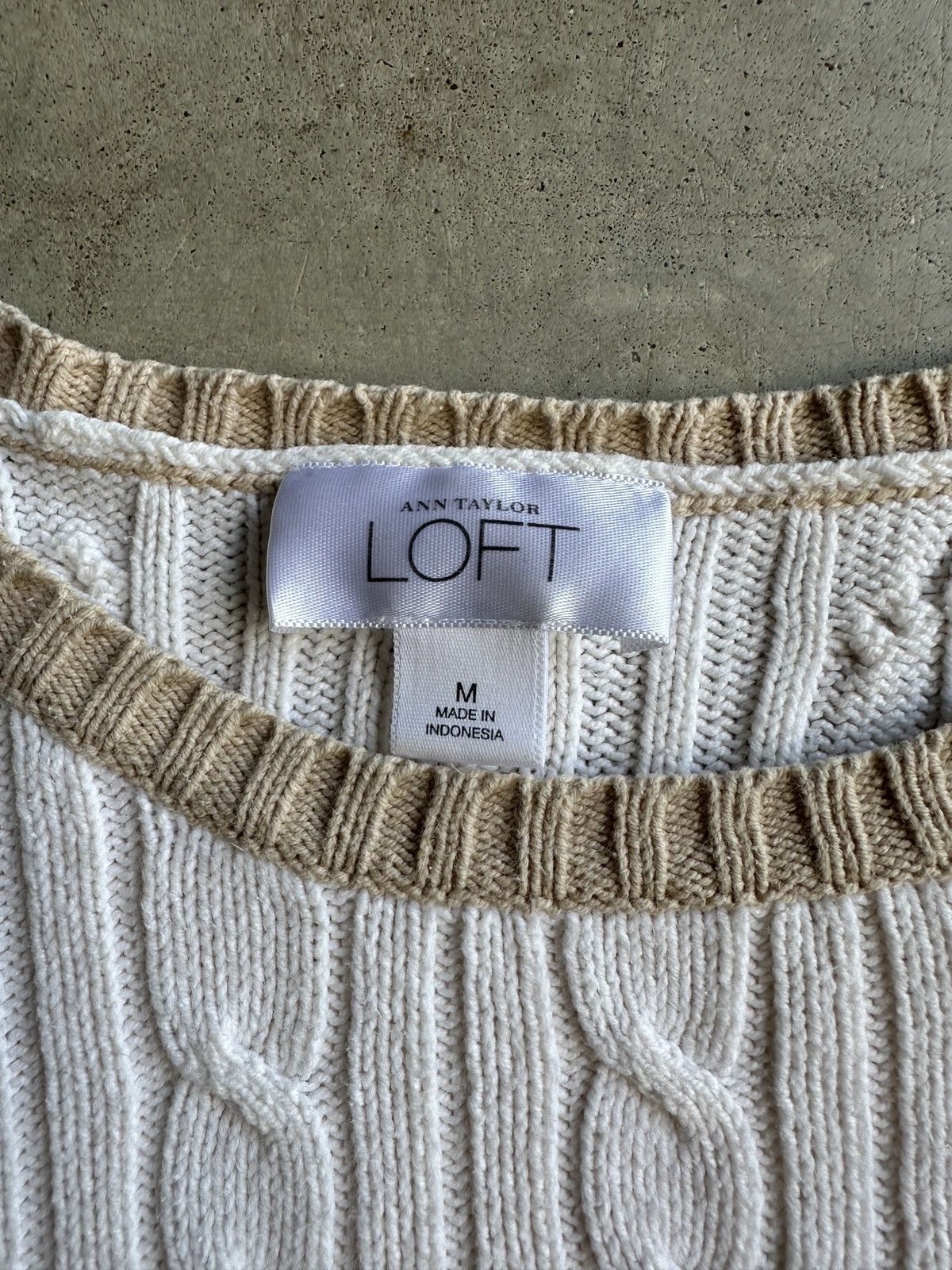 Ann Taylor Y2K 2000s White and Cream Cable Knit Sweater with Gold Trim Size M / US 6-8 / IT 42-44 - 2 Thumbnail