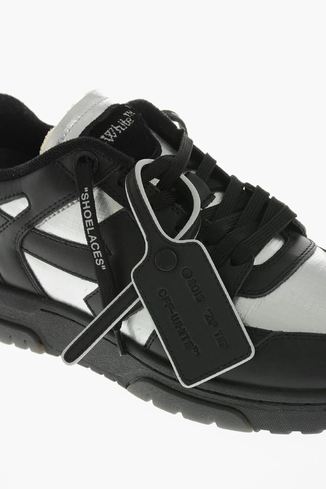 Off-White og1mm0426 Low-Top Sneakers in Black & Silver Size US 6 / EU 39 - 4 Thumbnail