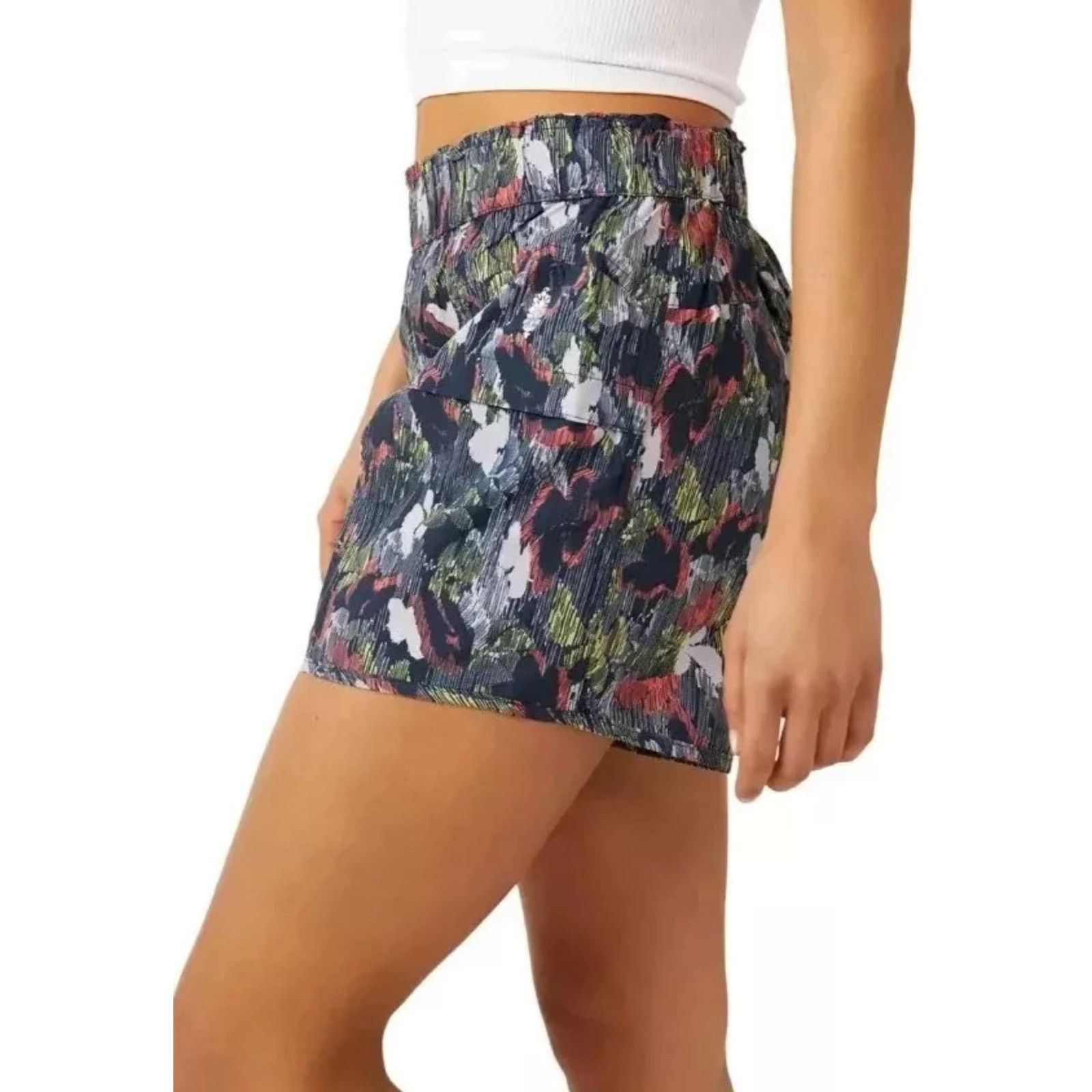 Free People Free People Movement In The Wild Printed Supernova Shorts Size 27" / US 4 / IT 40 - 3 Thumbnail