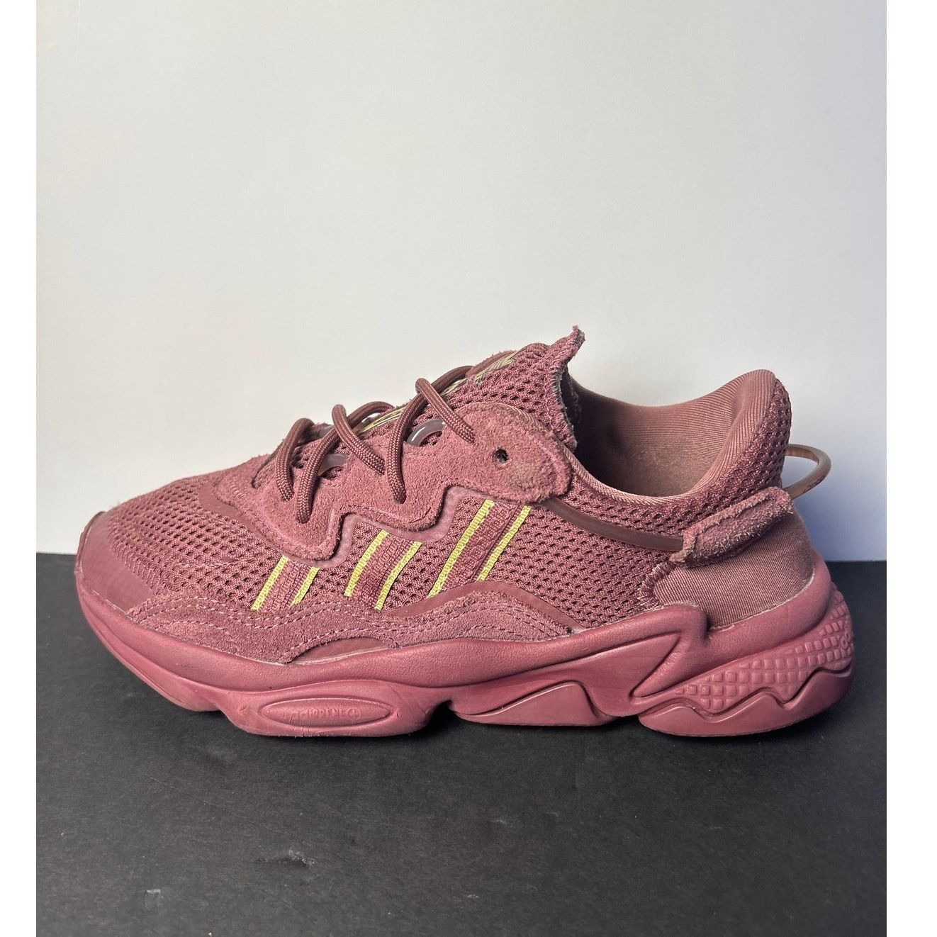 Adidas Youth Adidas Kid's Unisex Ozweego J Burgundy Size 4.5Y Size US 4.5 / IT 34.5 - 5 Thumbnail