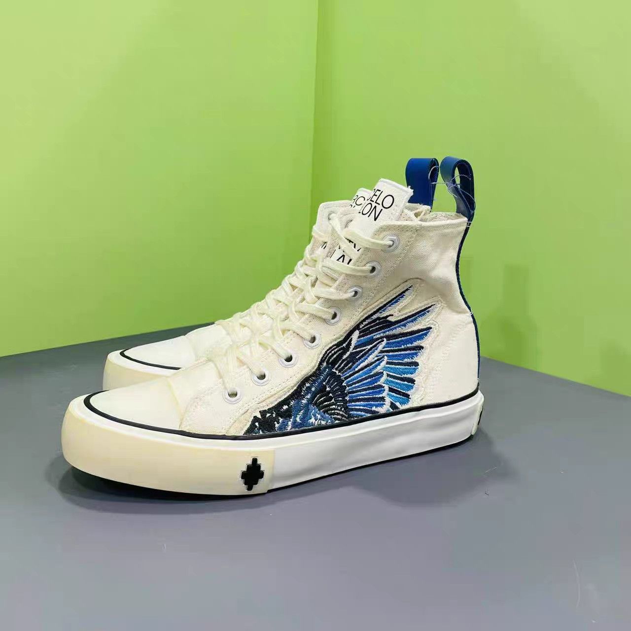 Marcelo Burlon Marcelo Burlon MB White & Blue Wings Sneakers K15 Size US 8 / EU 41 - 1 Thumbnail