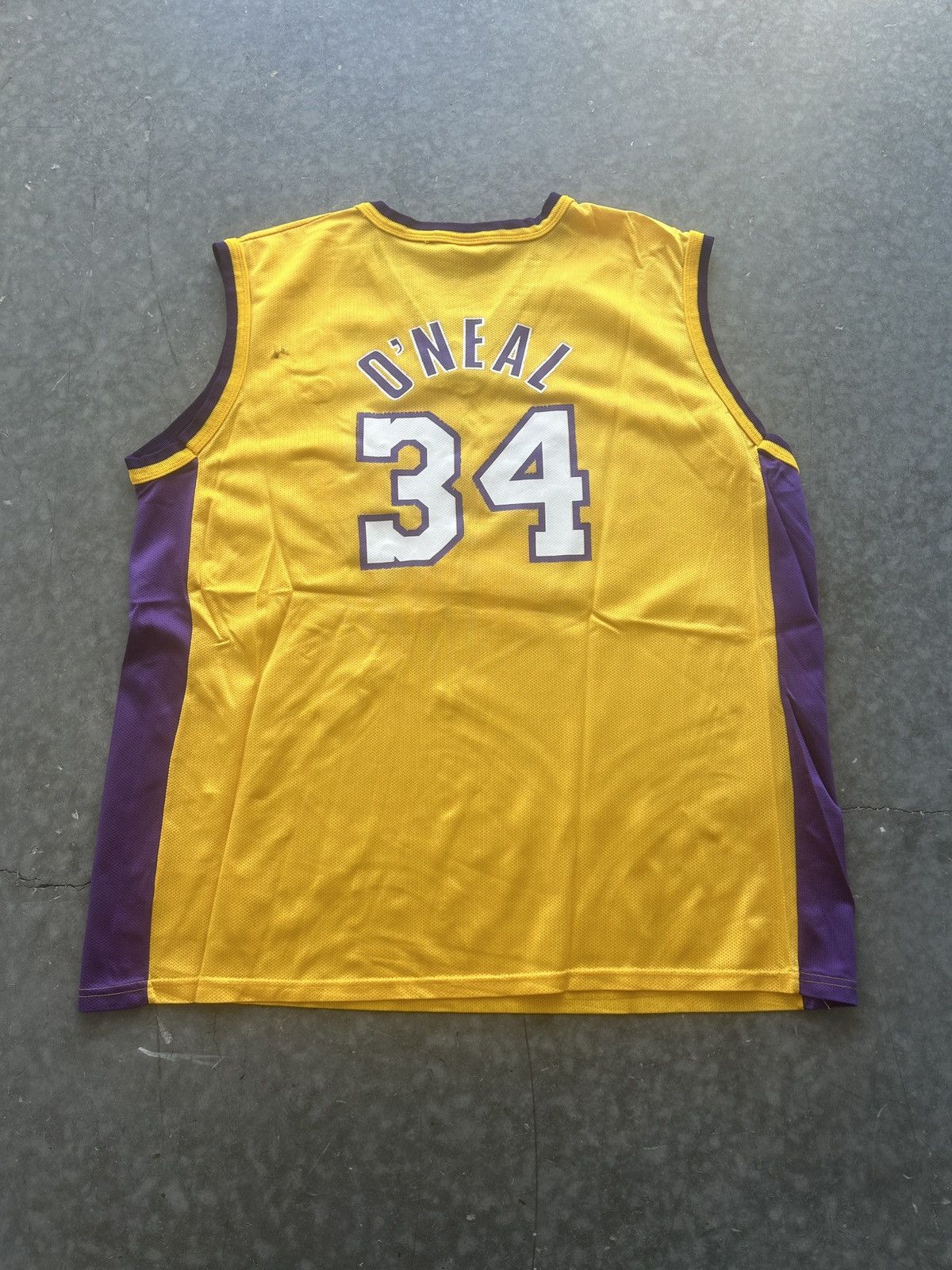 Champion × NBA × Vintage Vintage 90s Champion Lakers Shaquille O’Neal Jersey #34 Size US L / EU 52-54 / 3 - 8 Thumbnail