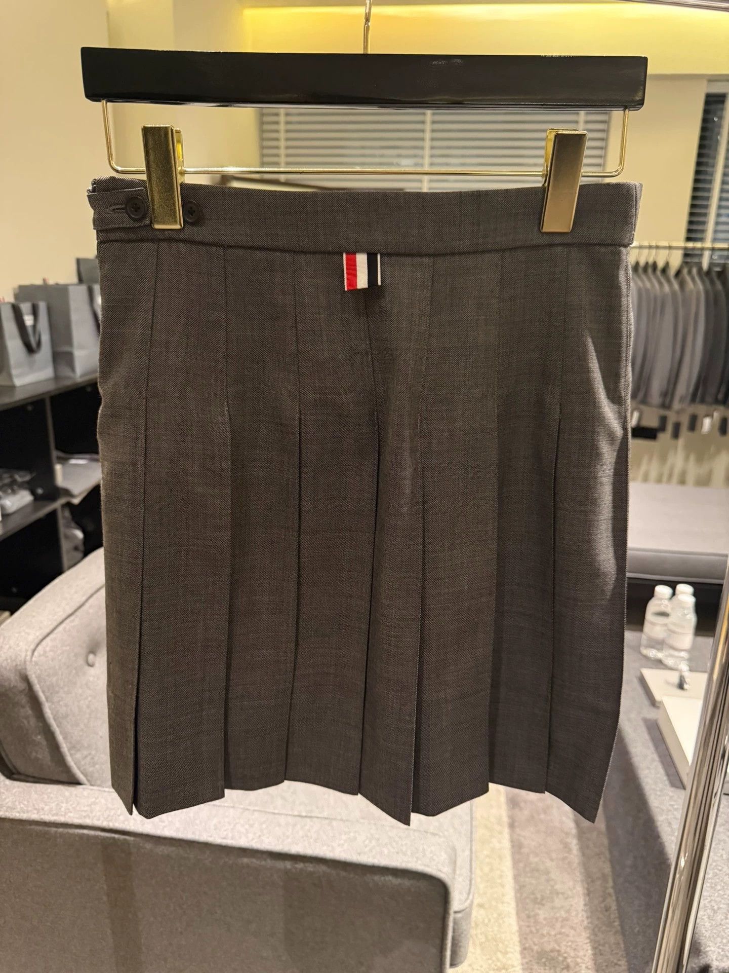 Thom Browne Thom Browne Classic Mid Gray Pleated Skirt Women's Size 27" / US 4 / IT 40 - 2 Thumbnail