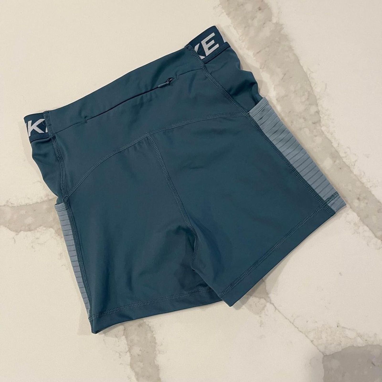 Nike Nike Pro Dri Fit Tight High Rise 3" Shorts Women’s Small Size 27" / US 4 / IT 40 - 4 Thumbnail