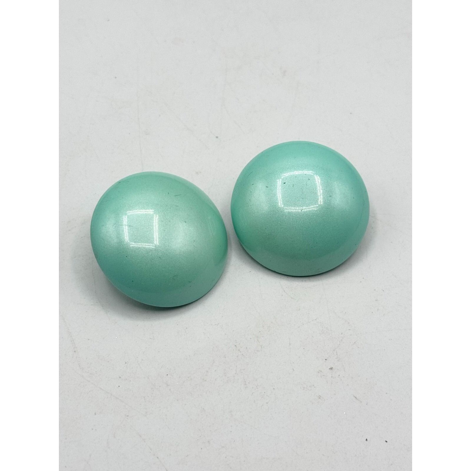 Vintage Vintage mint green blue domed circle clip on earrings Size ONE SIZE - 2 Thumbnail