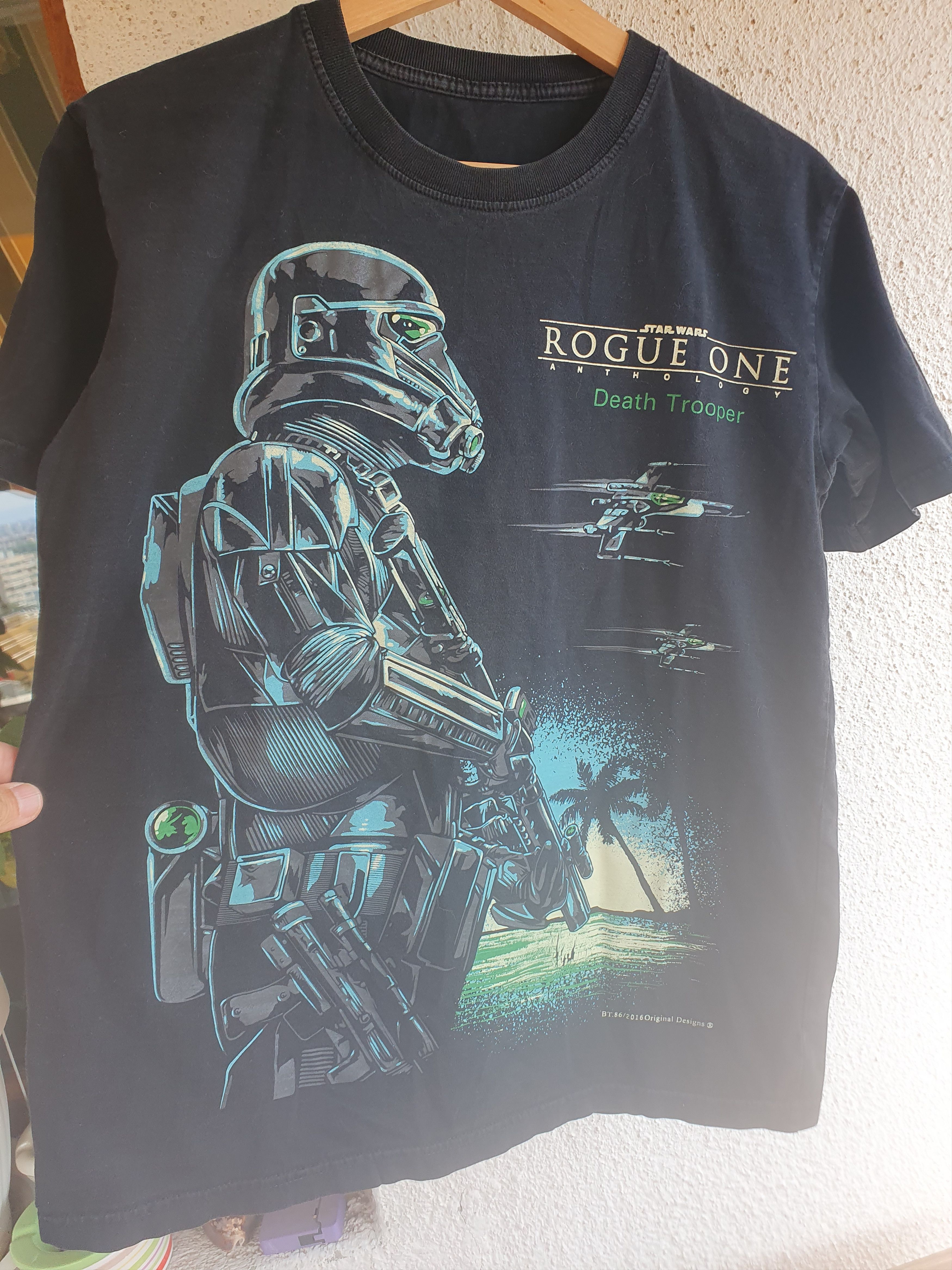 Star Wars BT86 Star Wars Rogue One Death Trooper 2016 t-shirt sz M Size US M / EU 48-50 / 2 - 6 Thumbnail