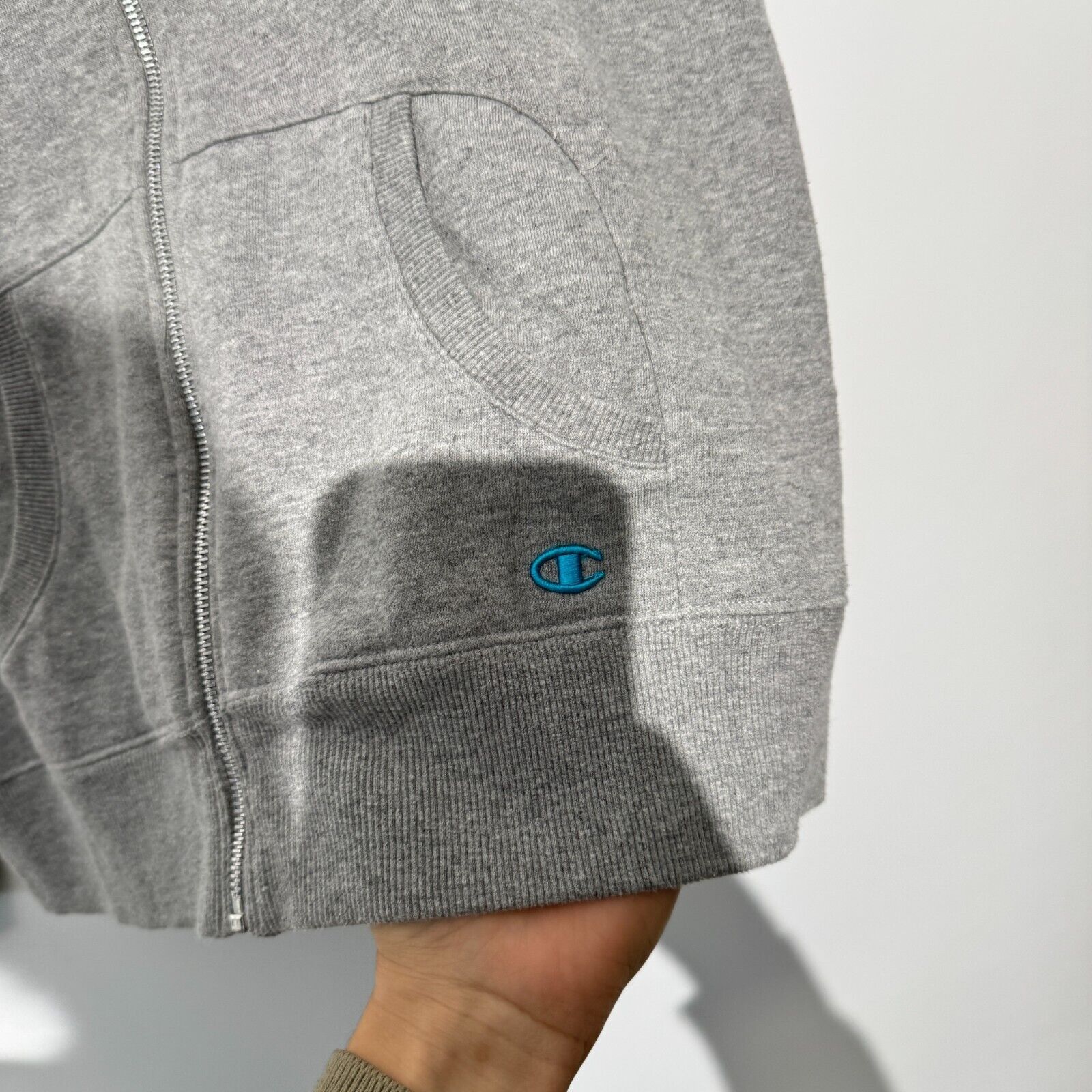 Champion Vintage Champion Unisex Gray Cotton Hoodie Size S Reverse Size US S / EU 44-46 / 1 - 12 Thumbnail