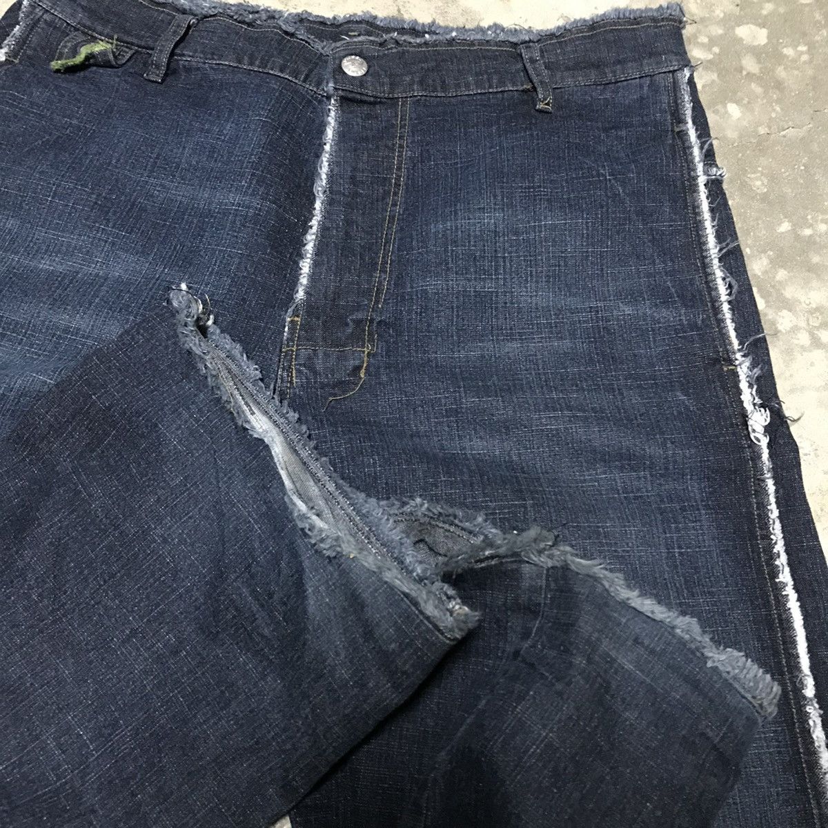 Diesel × Vintage Crazy Vintage Y2K Diesel Baggy Wide Leg Distressed Jeans Size US 34 / EU 50 - 4 Thumbnail