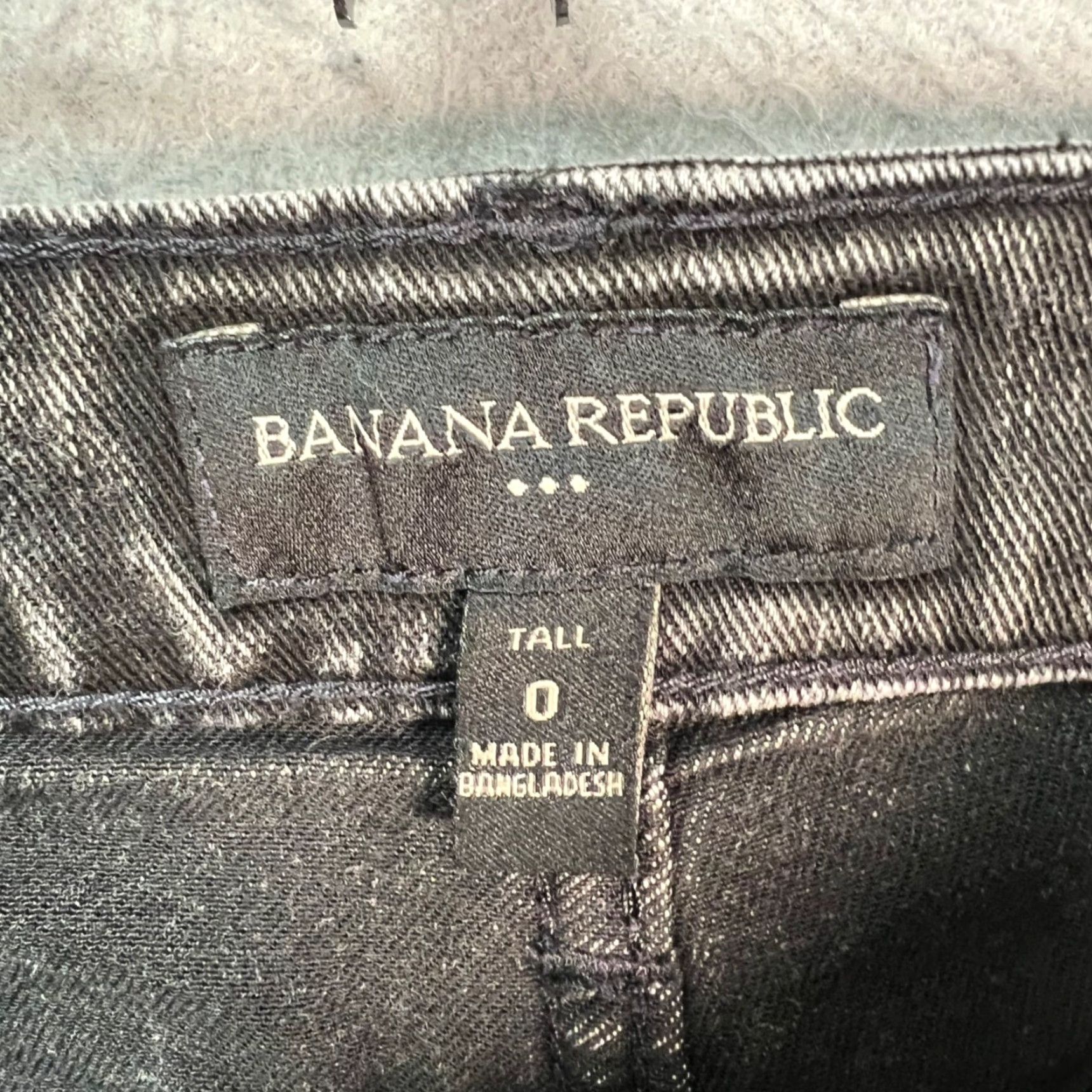 Banana Republic Banana Republic Skirt Womens 0 Tall Distressed Black Denim Mini Raw Hem Short 8/10 Summer Spring Girls Womens Size 25" / US 0 / IT 36 - 3 Thumbnail
