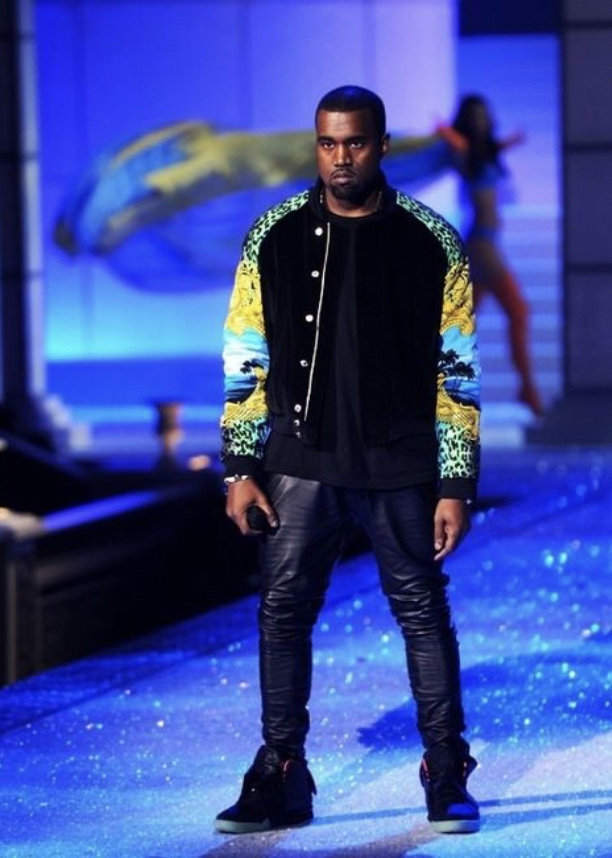 H&M × Versace 🔥🔥 Versace x H&M Velvet Baroque Jacket Size US M / EU 48-50 / 2 - 14 Thumbnail