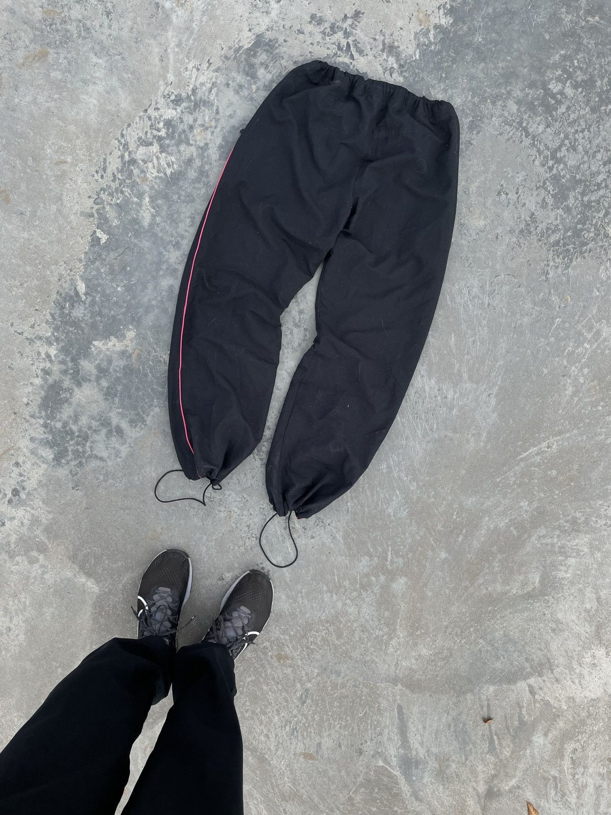 Nike Vintage Nike Y2k Nylon Drill Baggy Pants Sk8 Joggers Size US 31 - 7 Thumbnail