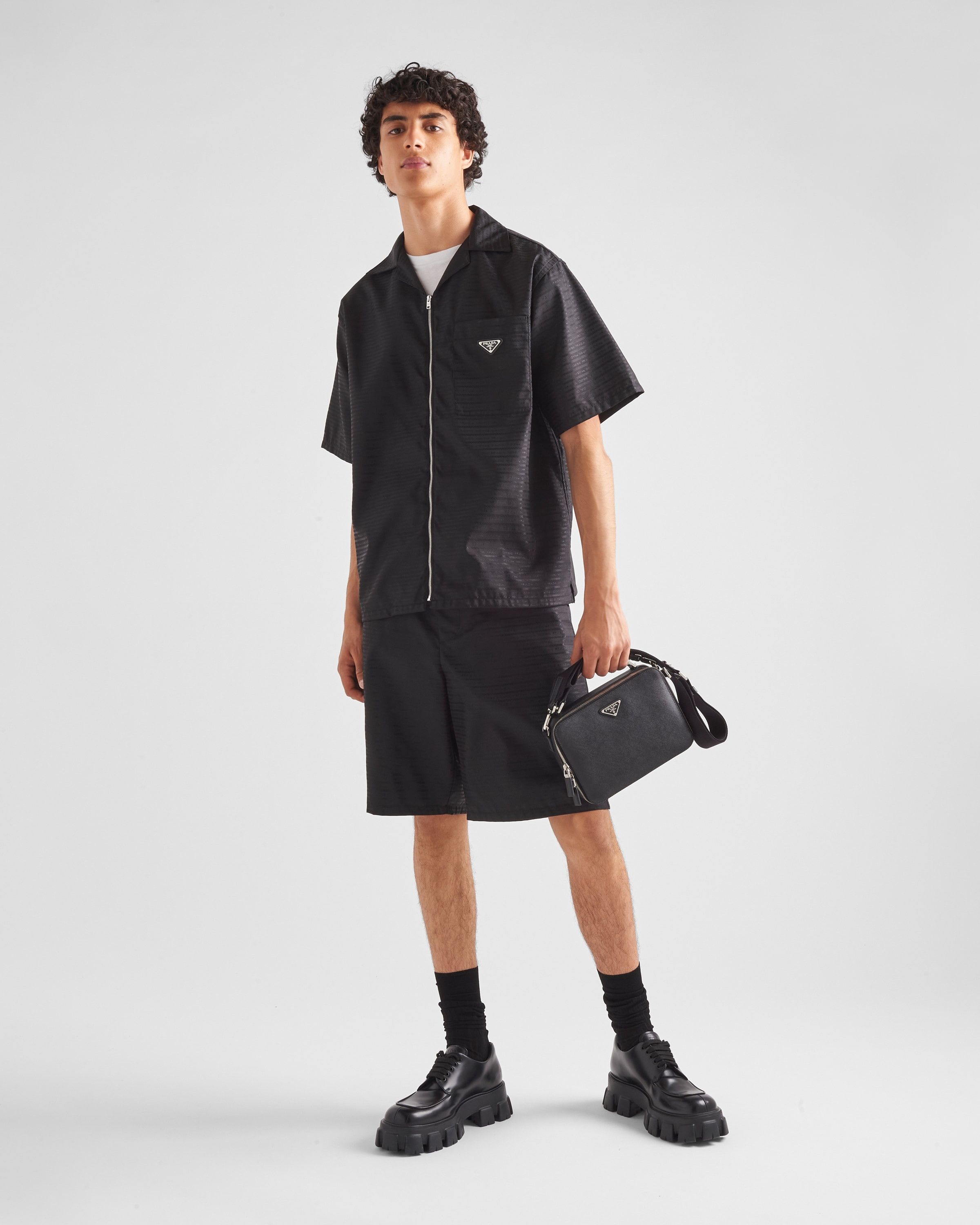 Prada o1la1rc1a0925 Re-Nylon Bermudas Shorts in Black Size US 32 / EU 48 - 2 Thumbnail