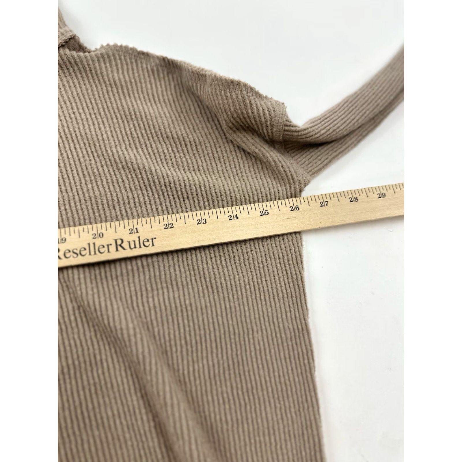 Free People We The Free Free People Top Women’s XS Beige Open Back Turtleneck Sweater Boho Size XS / US 0-2 / IT 36-38 - 8 Thumbnail