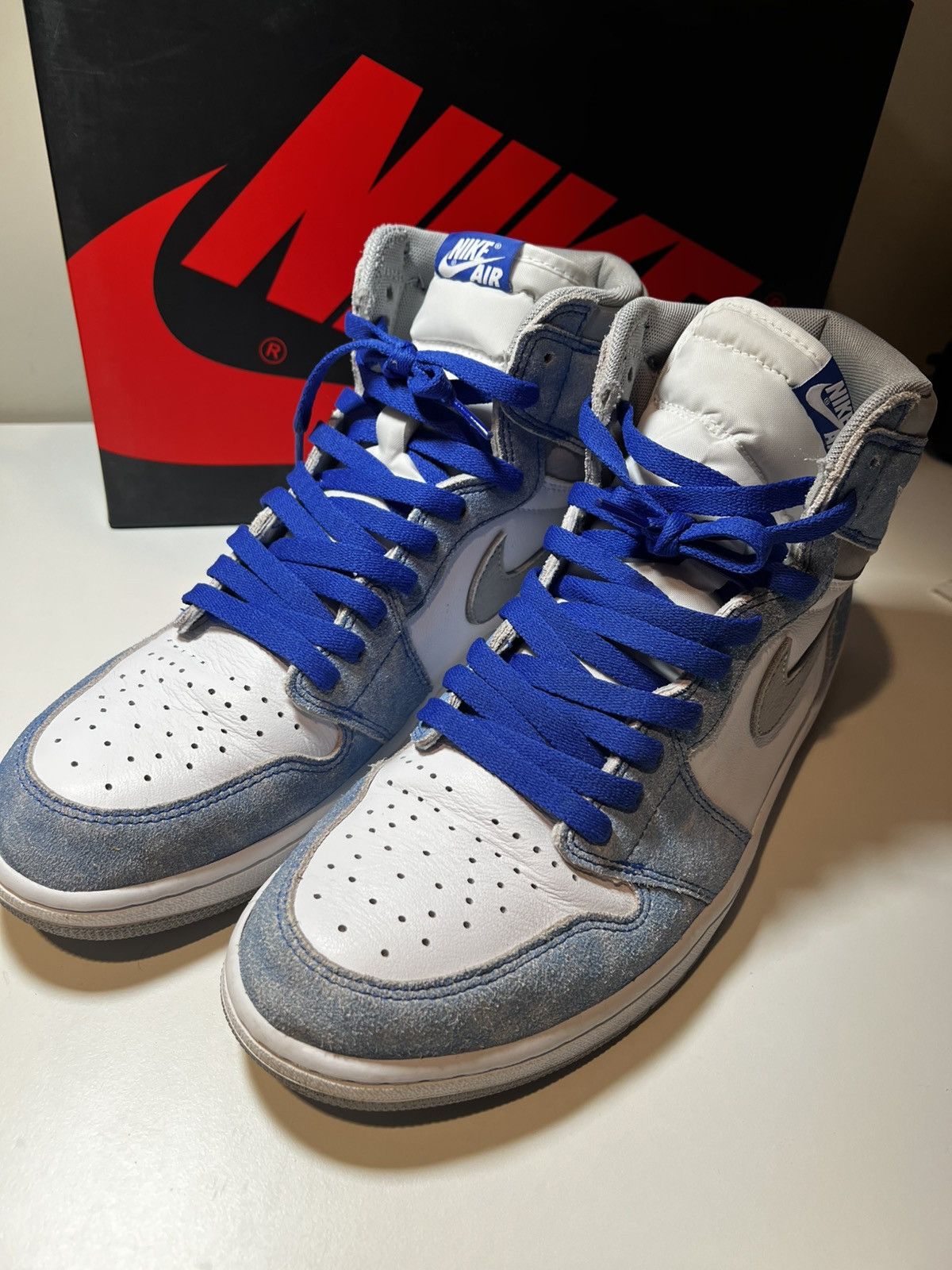 Jordan Brand Jordan 1 Hyper Royal Size US 12 / EU 45 - 1 Thumbnail