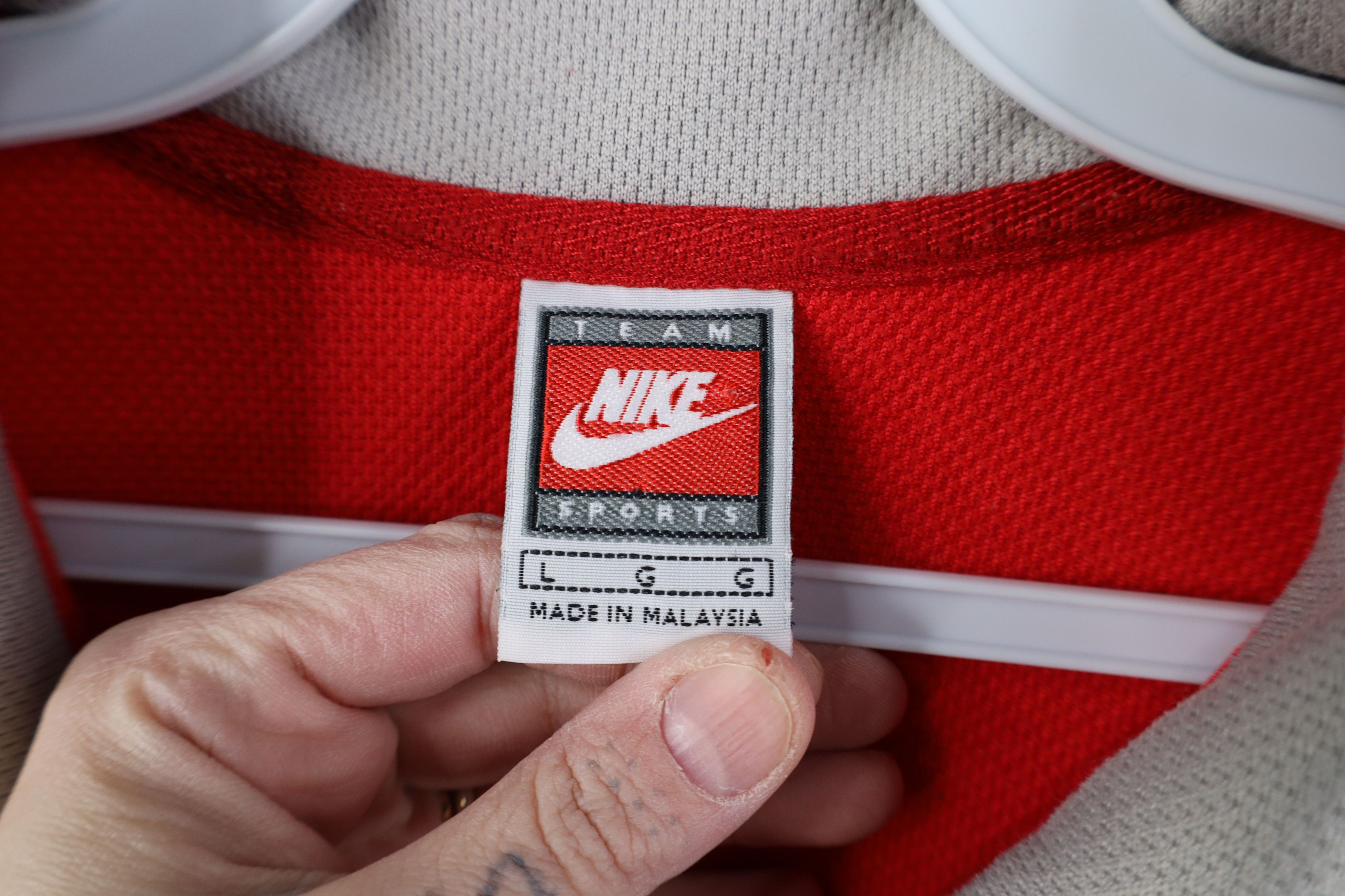 Nike Vintage 90s Nike University Basketball Warm Shooting Shirt Size US L / EU 52-54 / 3 - 10 Thumbnail