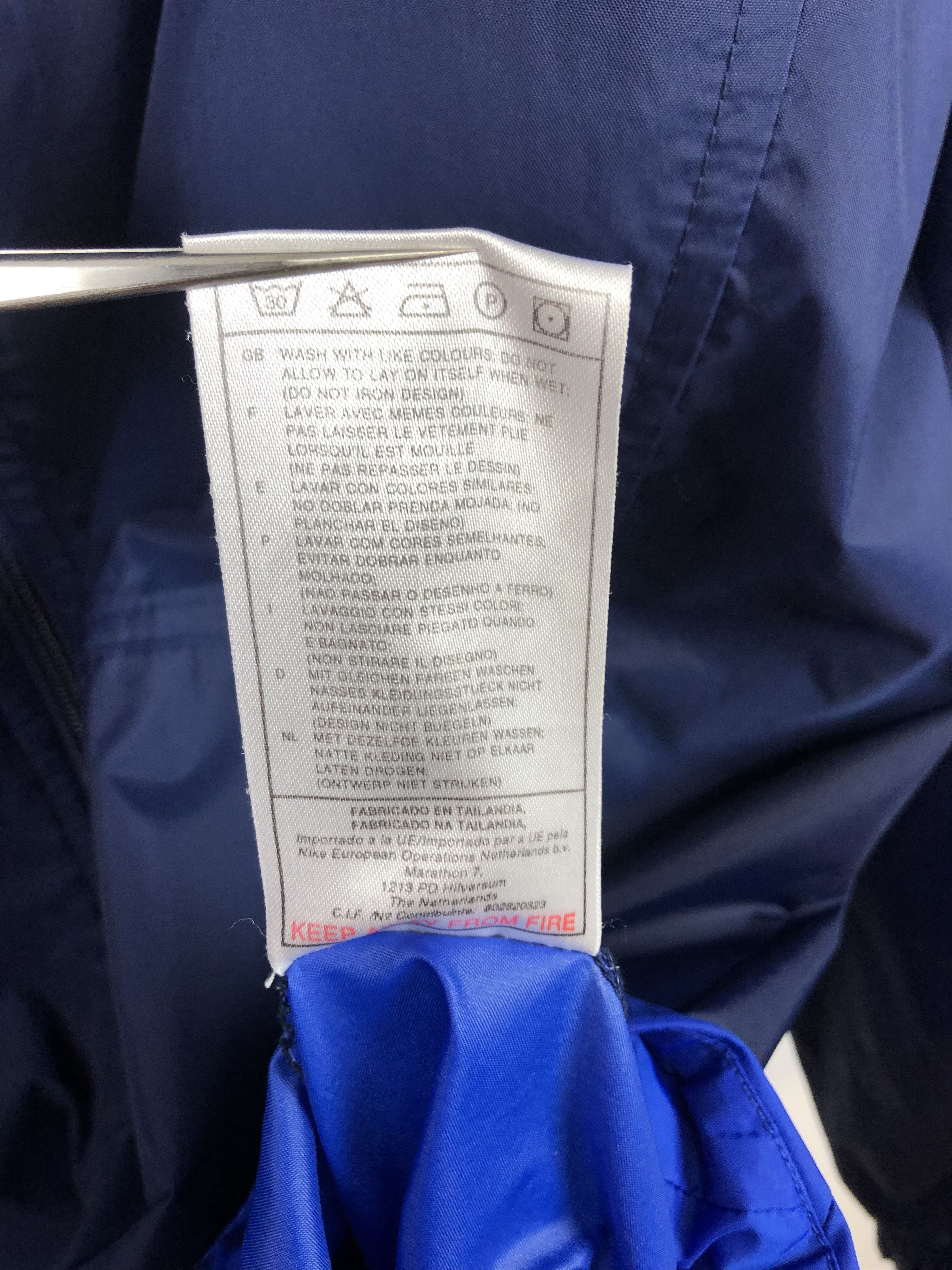 Nike Vintage Nike Glasgow Rangers Wind Football Jacket Soccer Size US XL / EU 56 / 4 - 11 Thumbnail