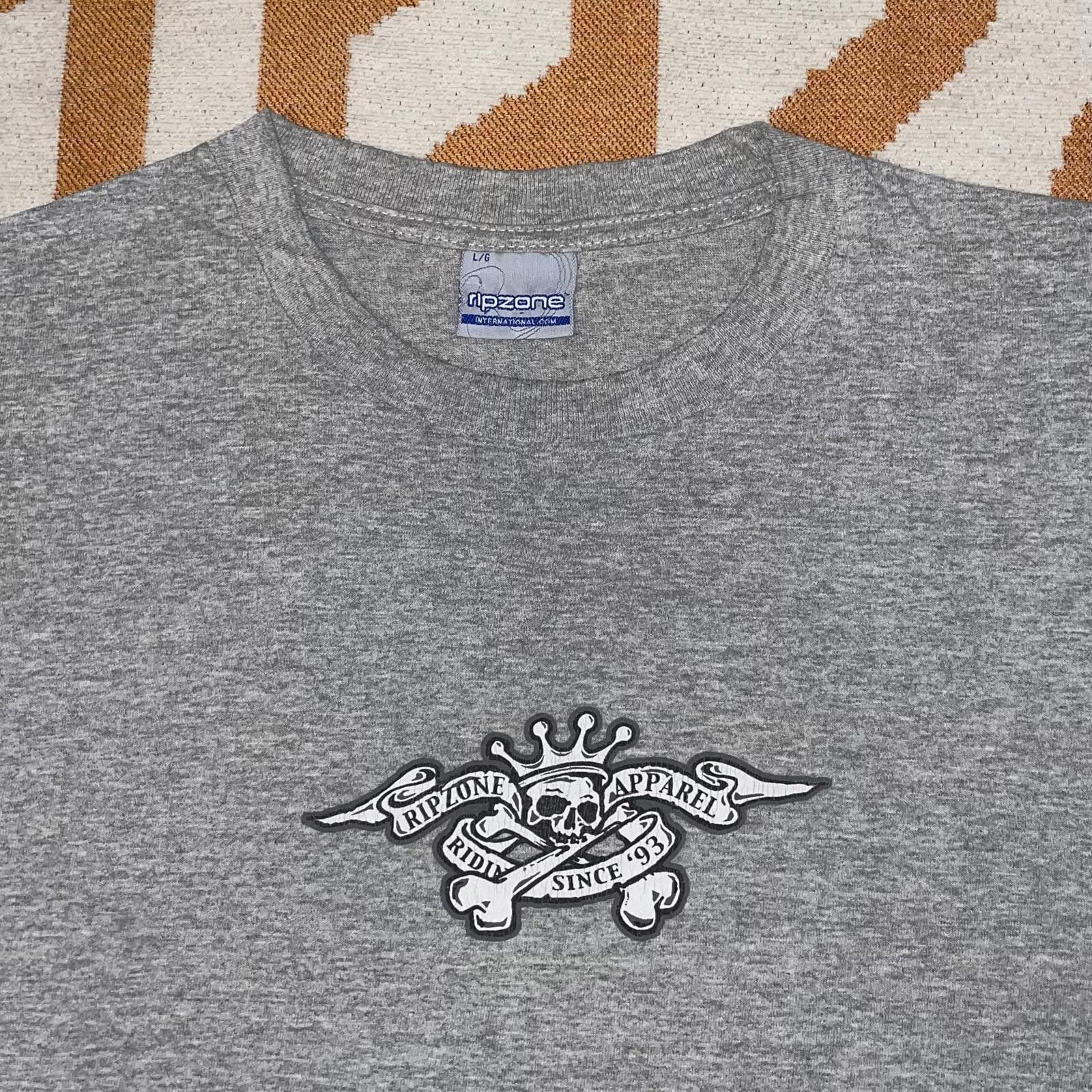 Designer Ripzone 90s Surf Crossbones Graphic T-Shirt L Size US L / EU 52-54 / 3 - 4 Thumbnail