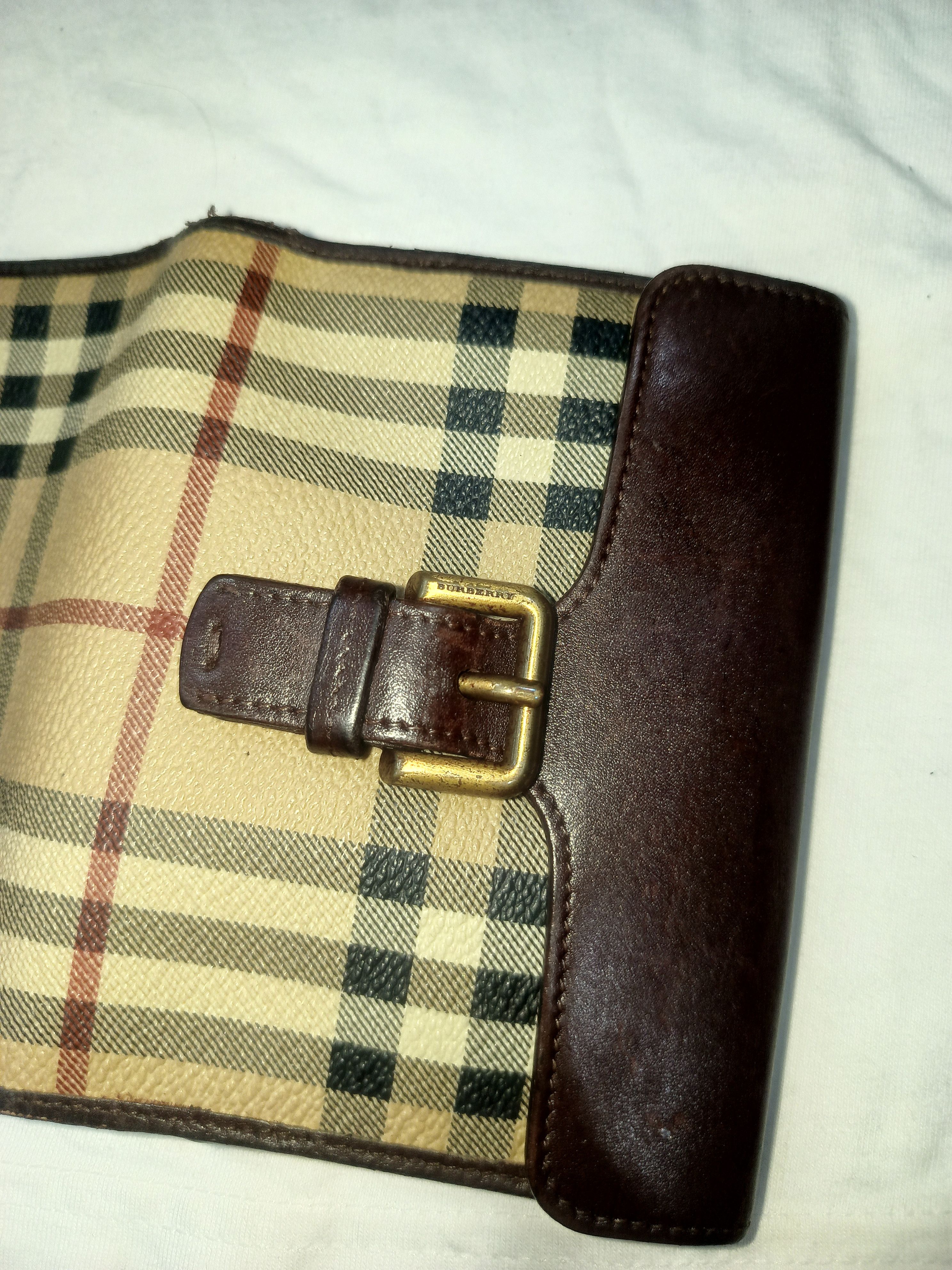 Burberry Burberry Buckle Haymarket Wallet Unisex Size ONE SIZE - 3 Thumbnail
