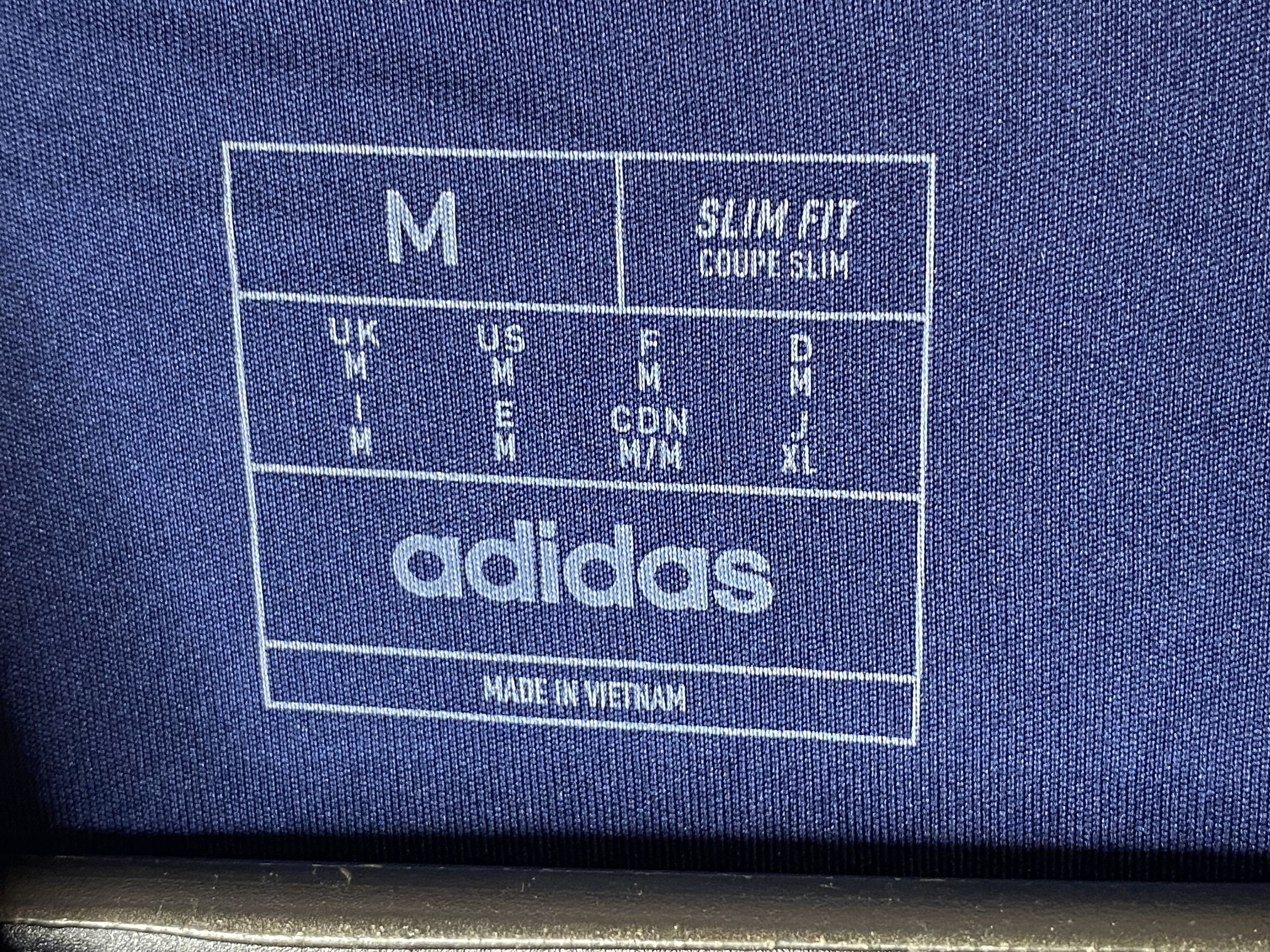 Adidas MANCHESTER UNITED 2025 TRAINING FOOTBALL SHIRT SOCCER JERSEY Size US M / EU 48-50 / 2 - 5 Thumbnail