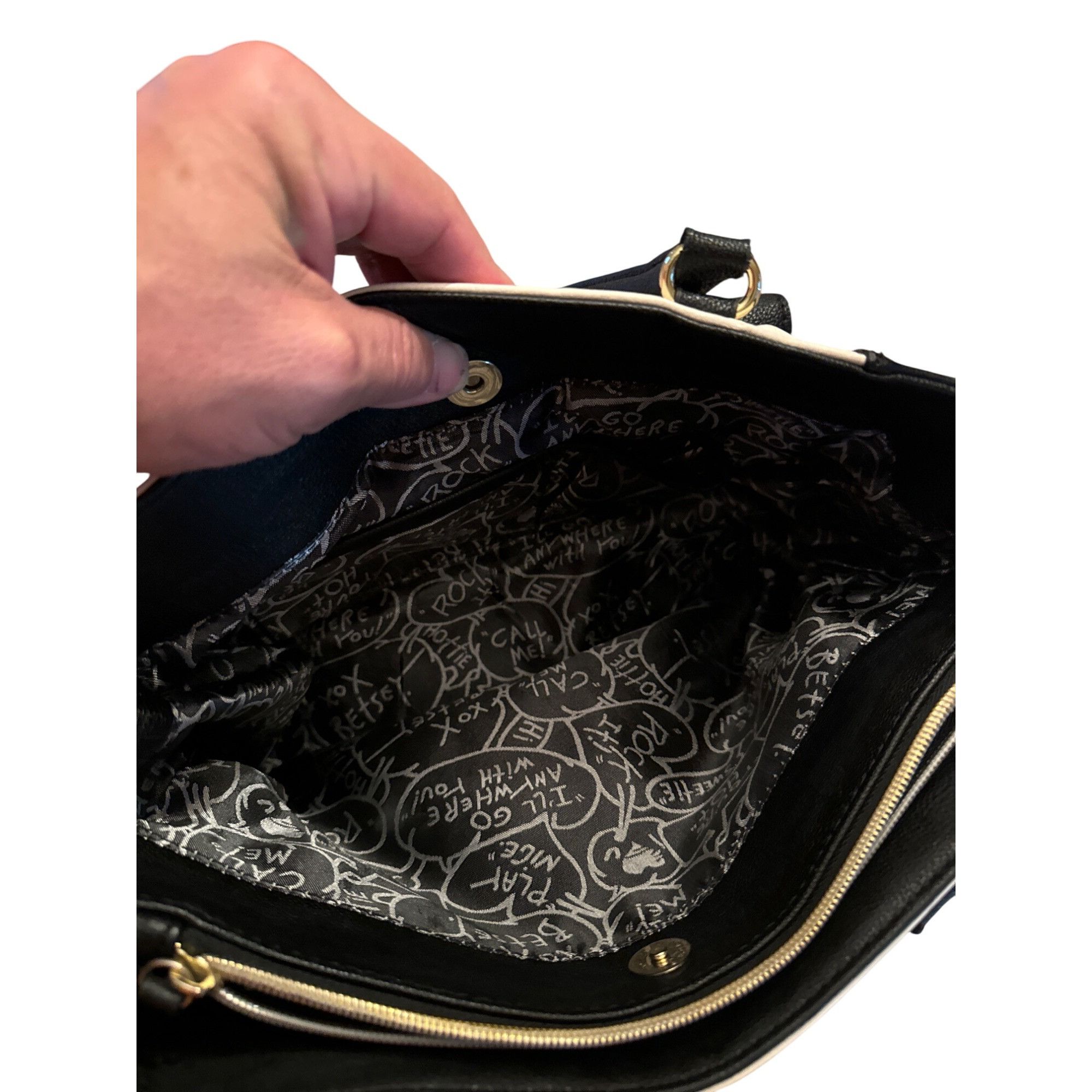 Betsey Johnson Betsey Johnson Womens Black & Beige Heart Quilted Handbag cl Size ONE SIZE - 11 Thumbnail