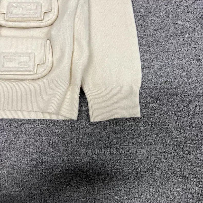 Fendi Fendi Pearl white irregular cashmere knitted sweater 25th Size S / US 4 / IT 40 - 9 Thumbnail