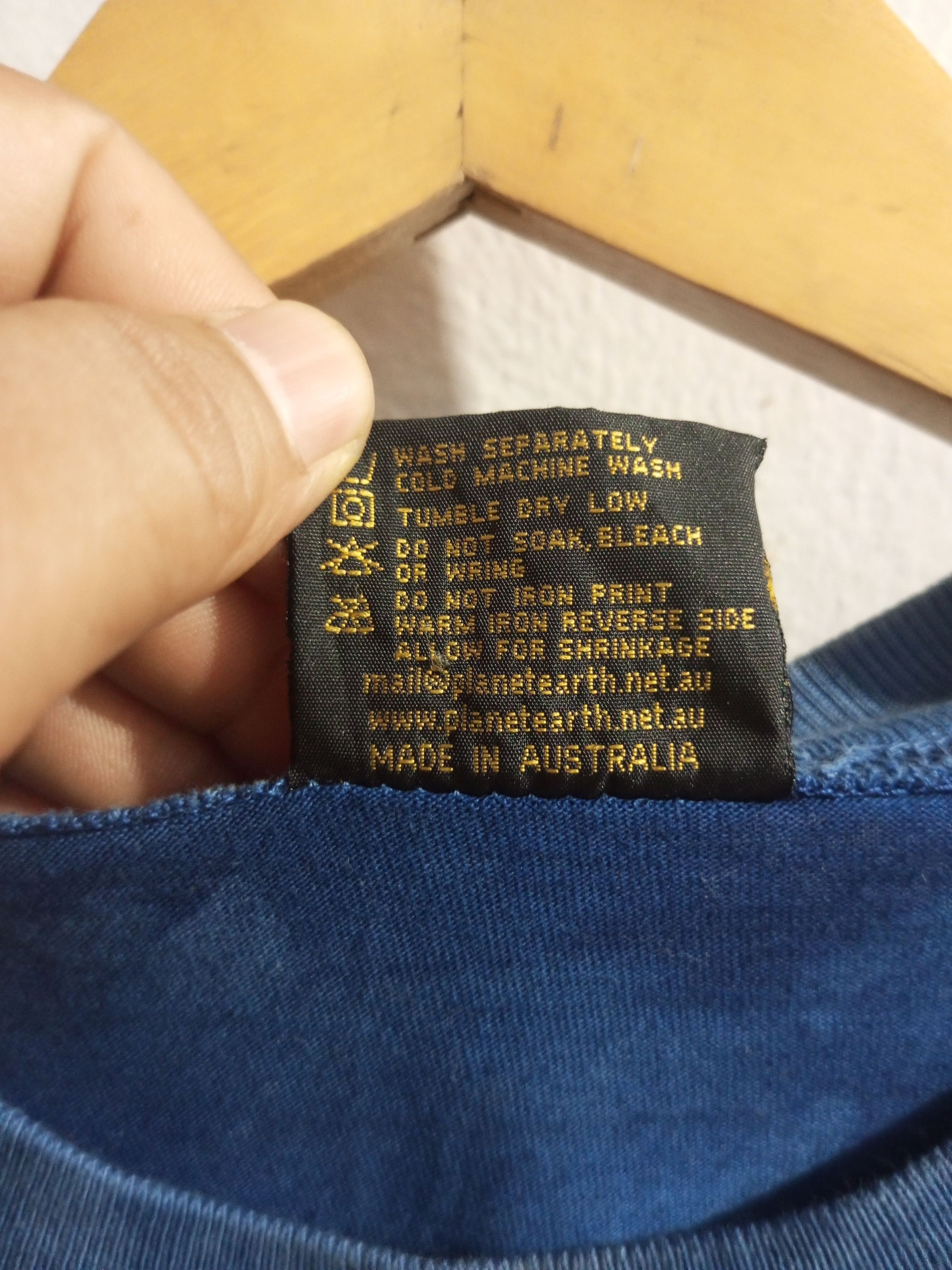Vintage Vintage Planet earth Australian dolphin twilight tee Size US L / EU 52-54 / 3 - 9 Thumbnail