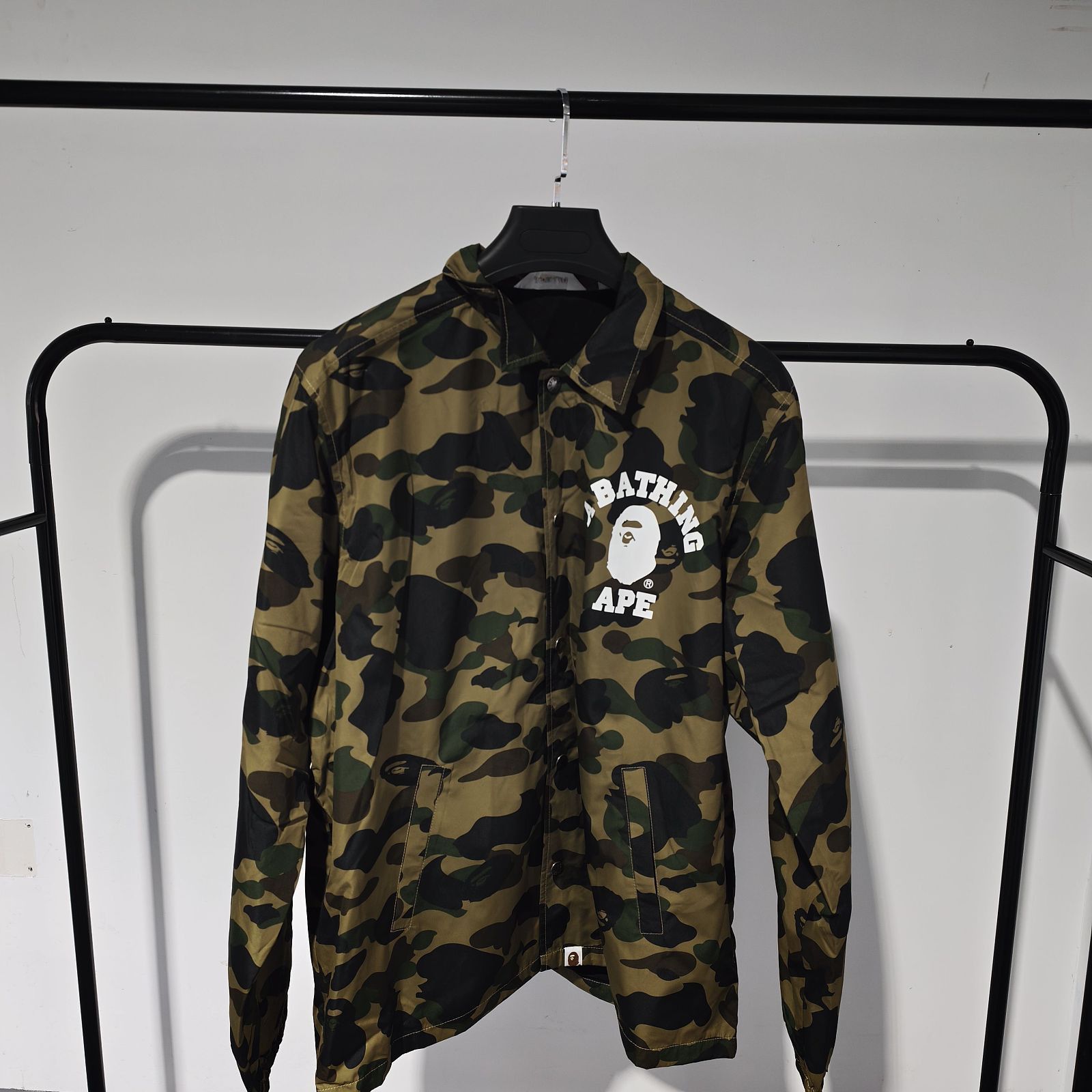 Bape A Bathing Ape Camo Logo Coach Jacket Size XL Size US XL / EU 56 / 4 - 1 Thumbnail