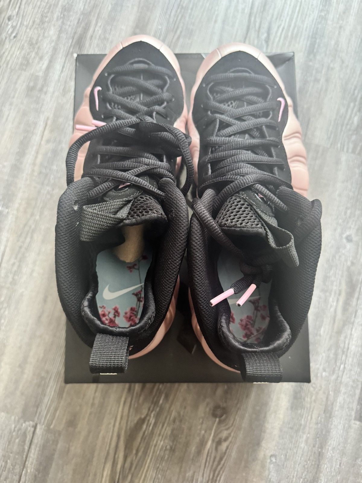Nike Nike Air Foamposite Cherry Blossom “DMV” Size US 9.5 / EU 42-43 - 2 Thumbnail