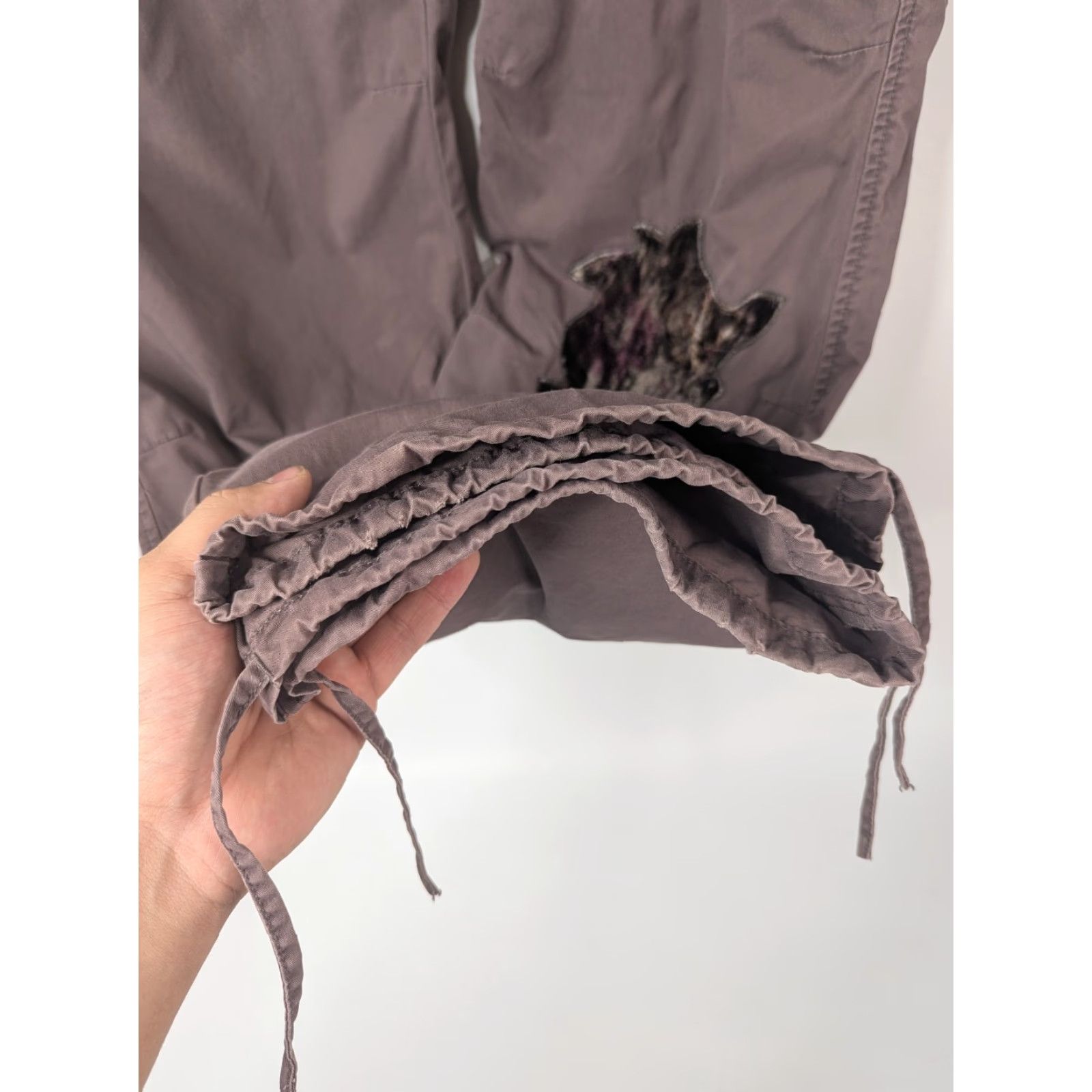 Express VINTAGE Express Velvet Cargo Pants Women's Size 12 Hip Hop Streetwear Y2K Brown Velvet Cargo Pants Beaded Express Hip Hop 2000s Girls Women Mens? Size 34" / US 12 / IT 48 - 4 Thumbnail