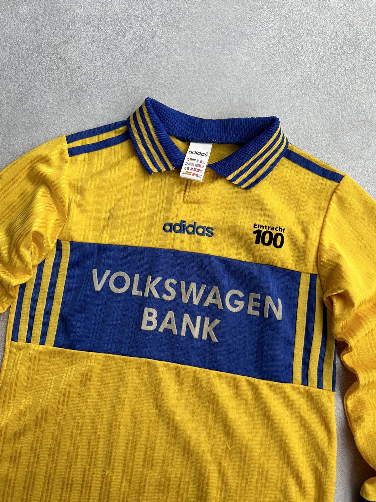 Vintage Vintage Eintracht Braunschweig 1998-99 Home Football Kit Size US XS / EU 42 / 0 - 7 Thumbnail