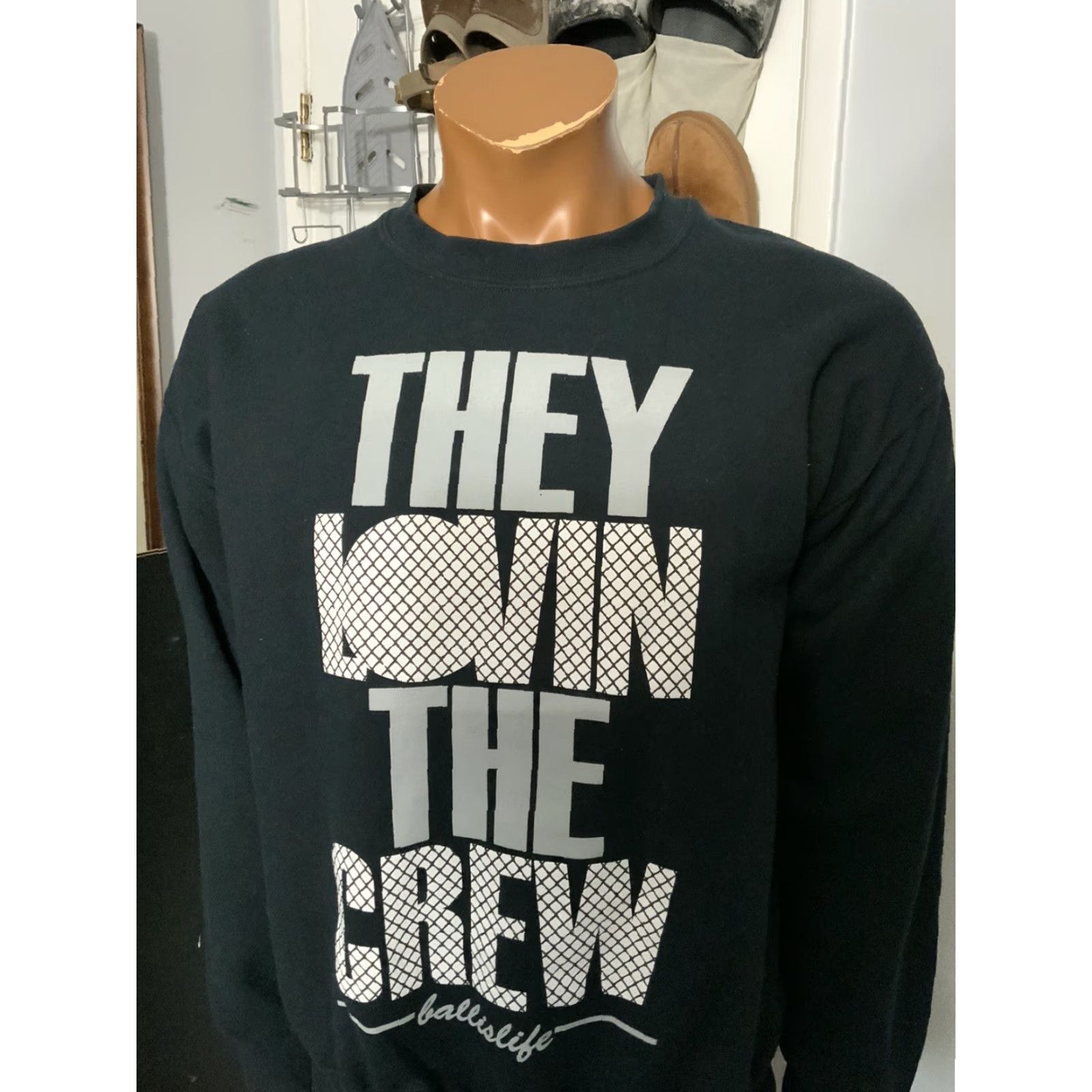 Vintage Ballislife They Lovin The Crew Basketball Mixtape Crewneck Sweatshirt Sz. M Shirt Mens Black Pullover Basketball Crewneck Size M Size US M / EU 48-50 / 2 - 8 Thumbnail