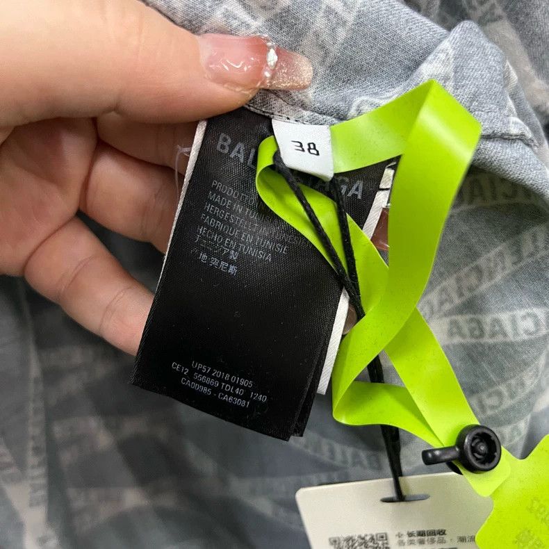 Balenciaga Balenciaga size 38 Bullet screen logo short sleeve shirt Size US XS / EU 42 / 0 - 5 Thumbnail