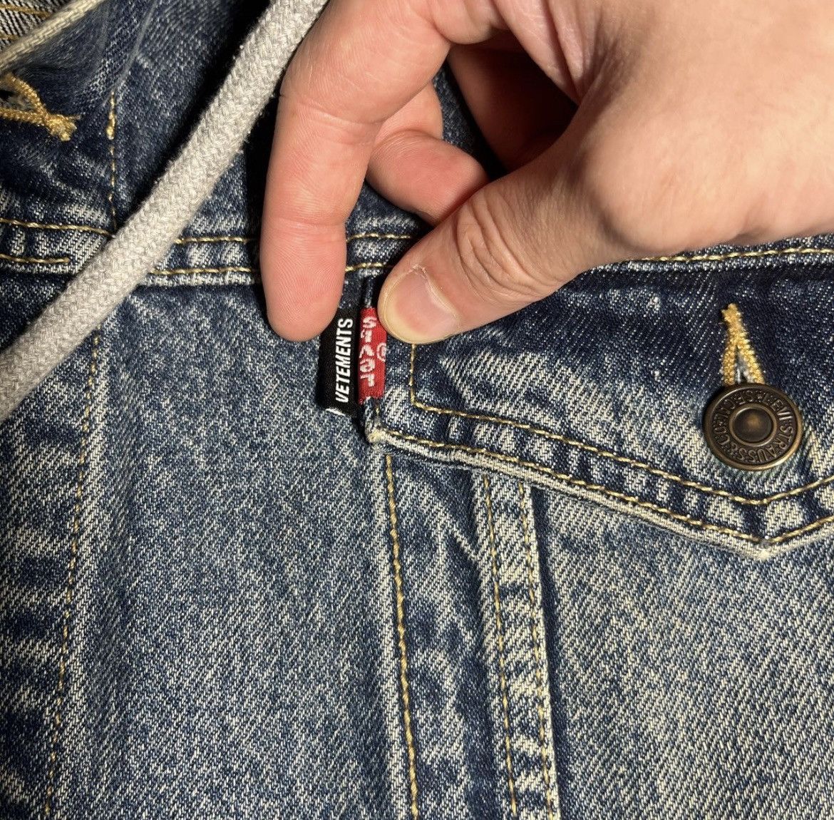 Levi's × Vetements Vetements x levi’s oversized denim jacket Fw17 Size US XS / EU 42 / 0 - 7 Thumbnail