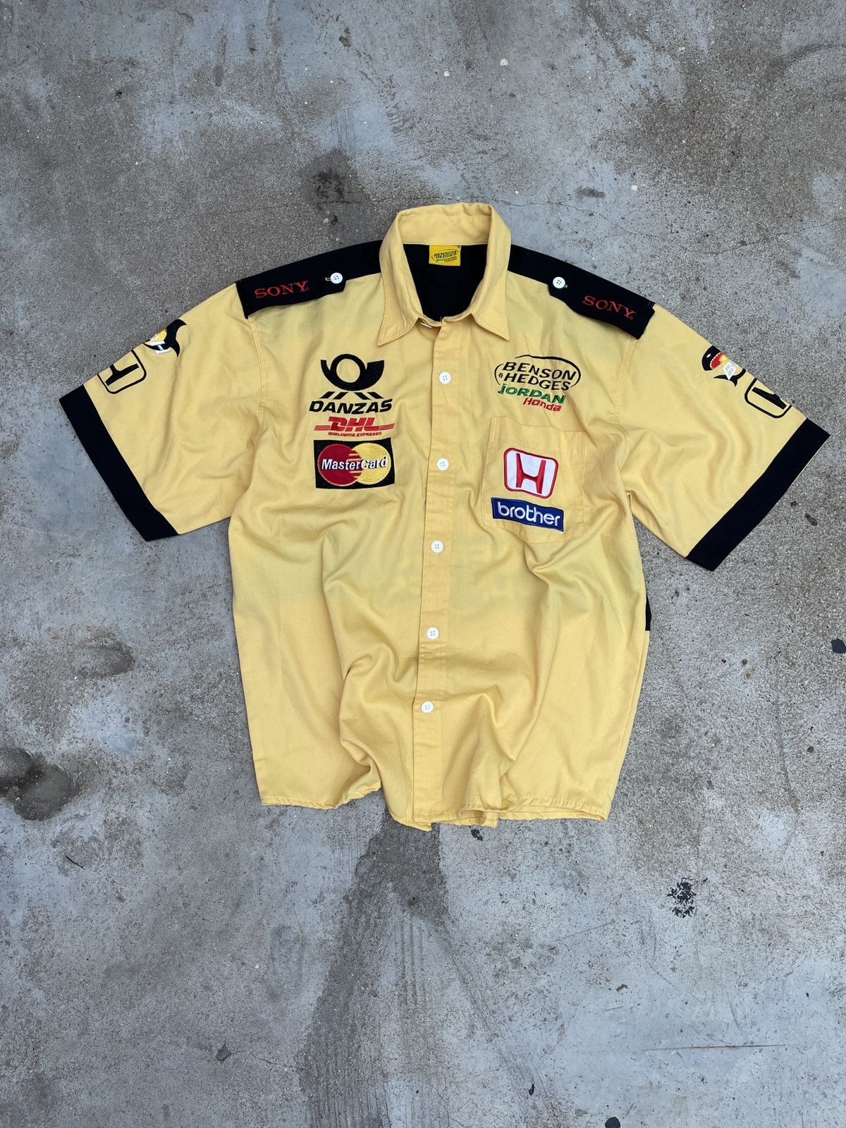 Vintage 2001 F1 jordan honda benson & headges team Size US M / EU 48-50 / 2 - 1 Thumbnail