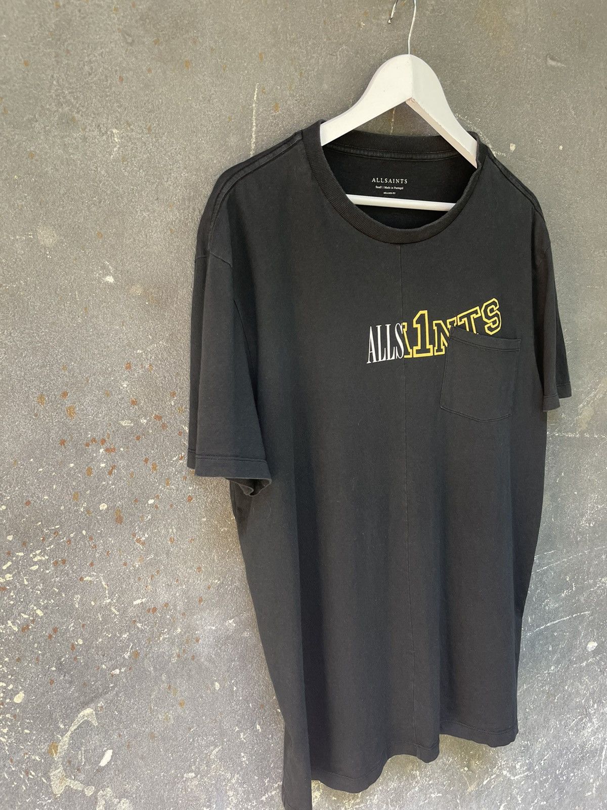 Allsaints Allsaints T-Shirt Faded College Patch Crew Size US S / EU 44-46 / 1 - 5 Thumbnail