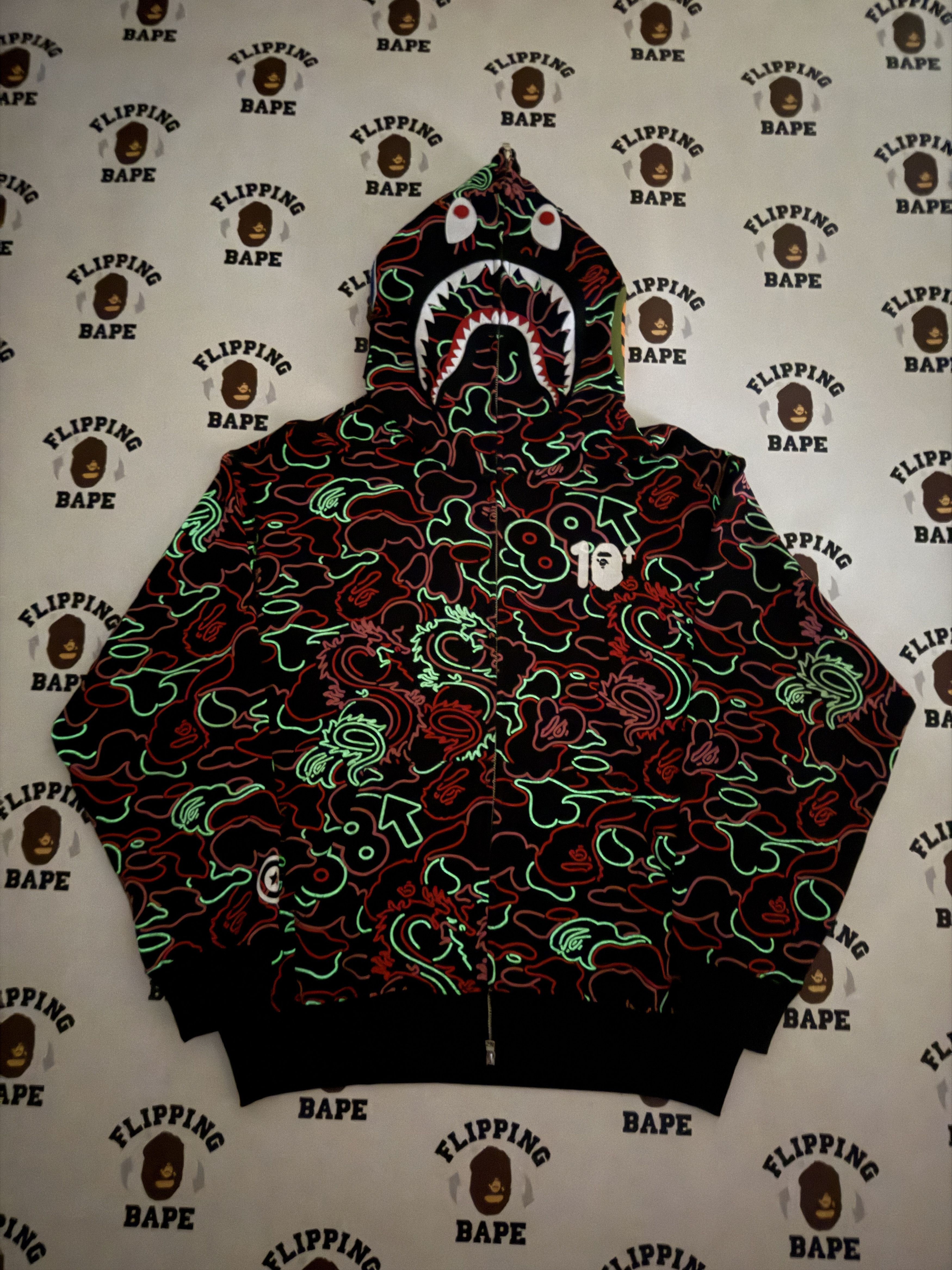 Bape BAPE X 88RISING GLOW IN THE DARK CAMO SHARK FULL ZIP HOODIE Size US M / EU 48-50 / 2 - 2 Thumbnail