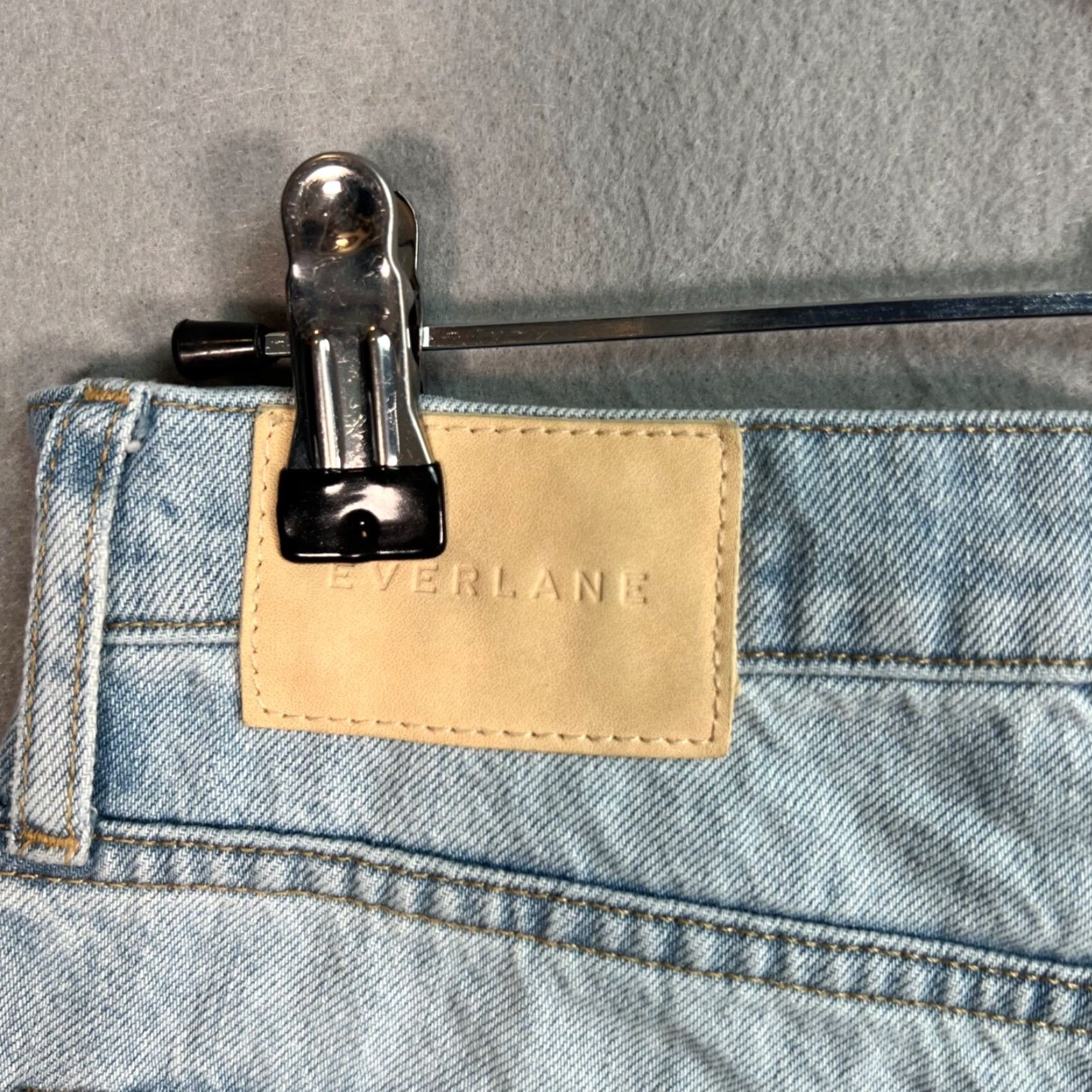 Everlane VINTAGE Everlane 90s Cheeky Jeans High-Waisted Light Wash Tapered Adult Womens 27 Blue Denim Size 27" / US 4 / IT 40 - 3 Thumbnail