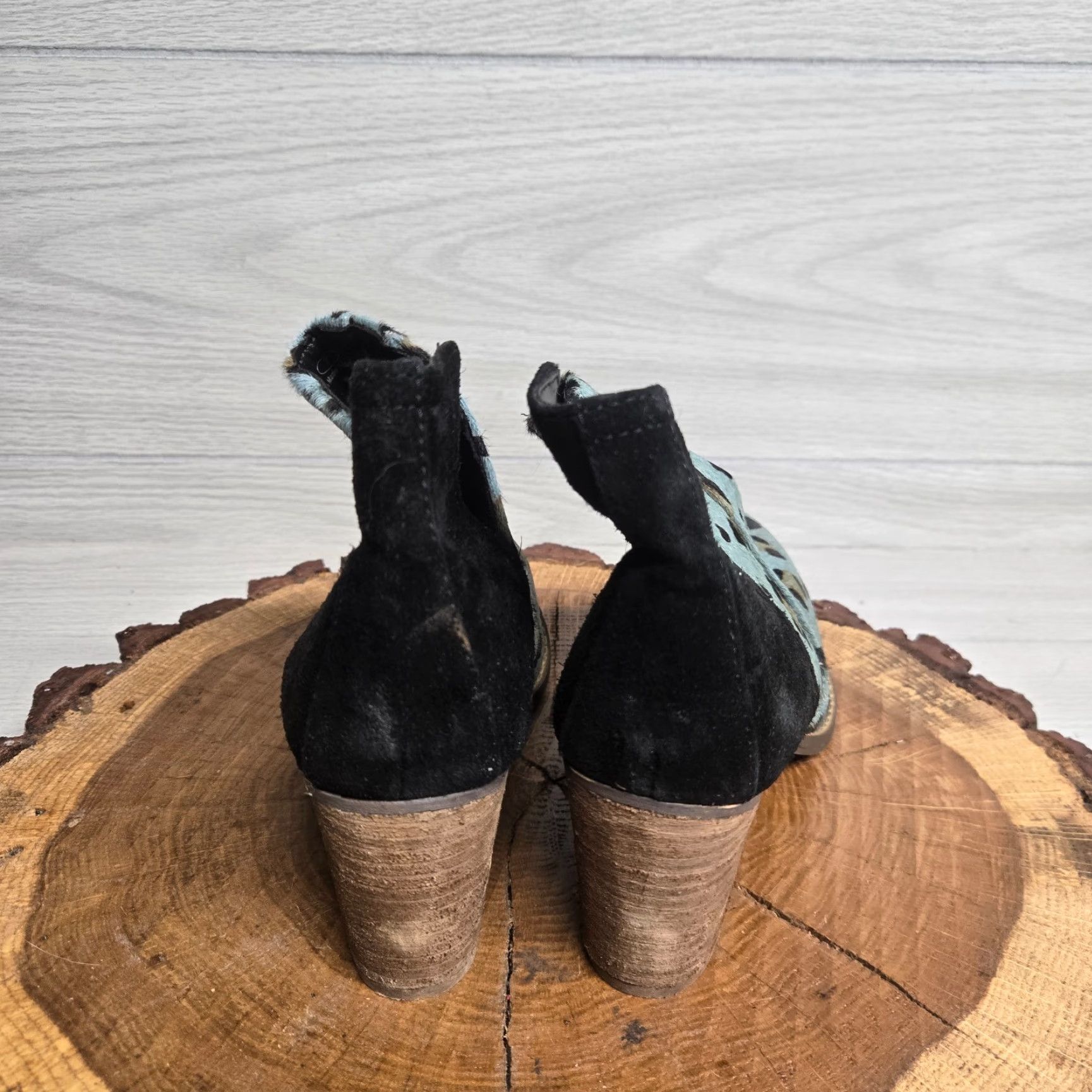 Vintage VINTAGE Naughty Monkey Women's Leather Animal Print Ankle Boots Size 7 Blue Beaded Comfort Size US 7 / IT 37 - 4 Thumbnail