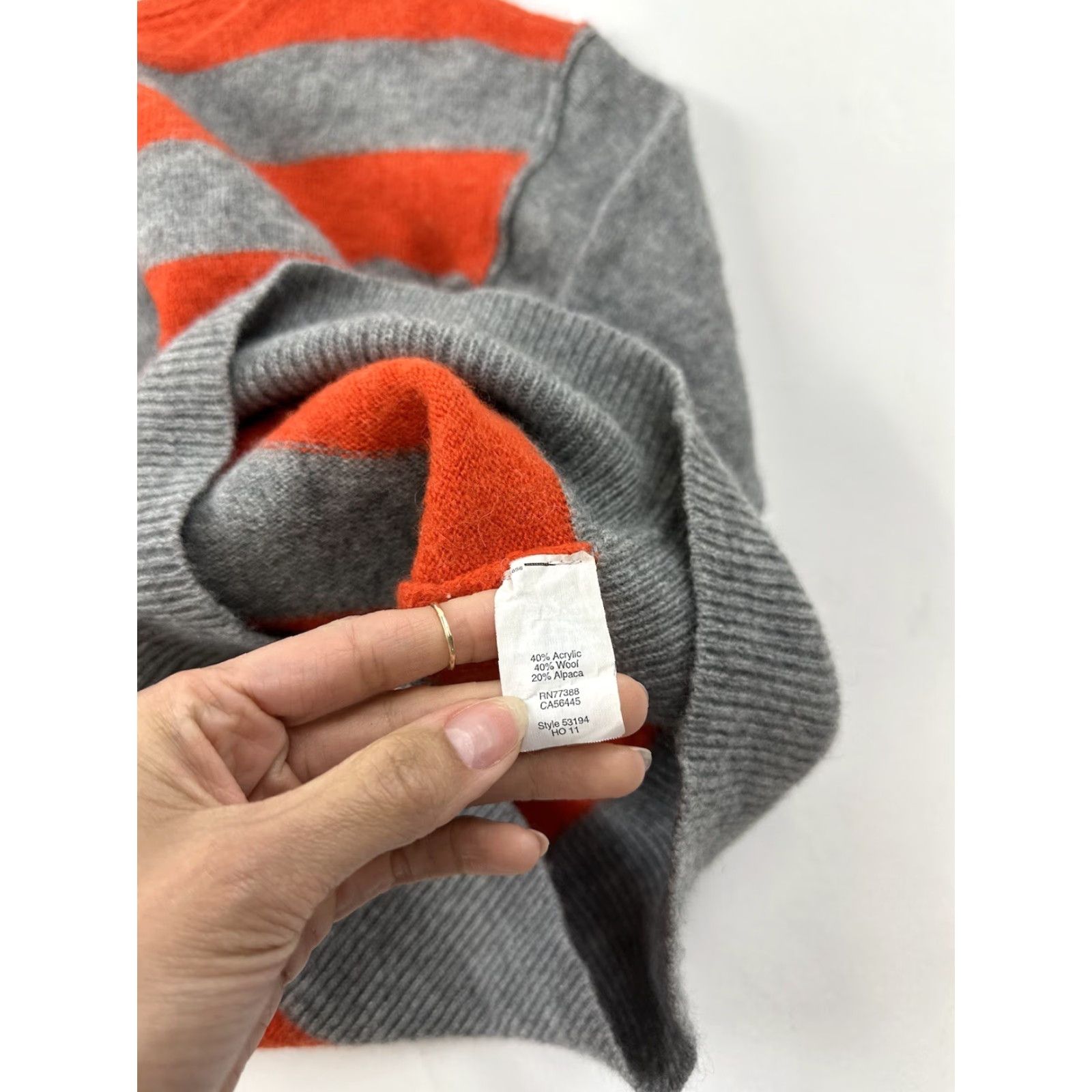 J.Crew VINTAGE J.Crew Sweater Women’s Small Orange Striped Pullover Jumper Alpaca Size S / US 4 / IT 40 - 4 Thumbnail