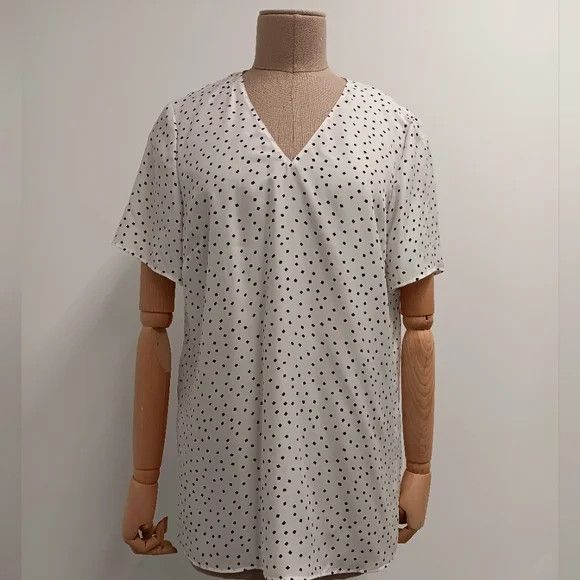 Lafayette 148 LAFAYETTE 148 NEW YORK Meg Silk V-Neck Blouse - Medium Size M / US 6-8 / IT 42-44 - 1 Thumbnail