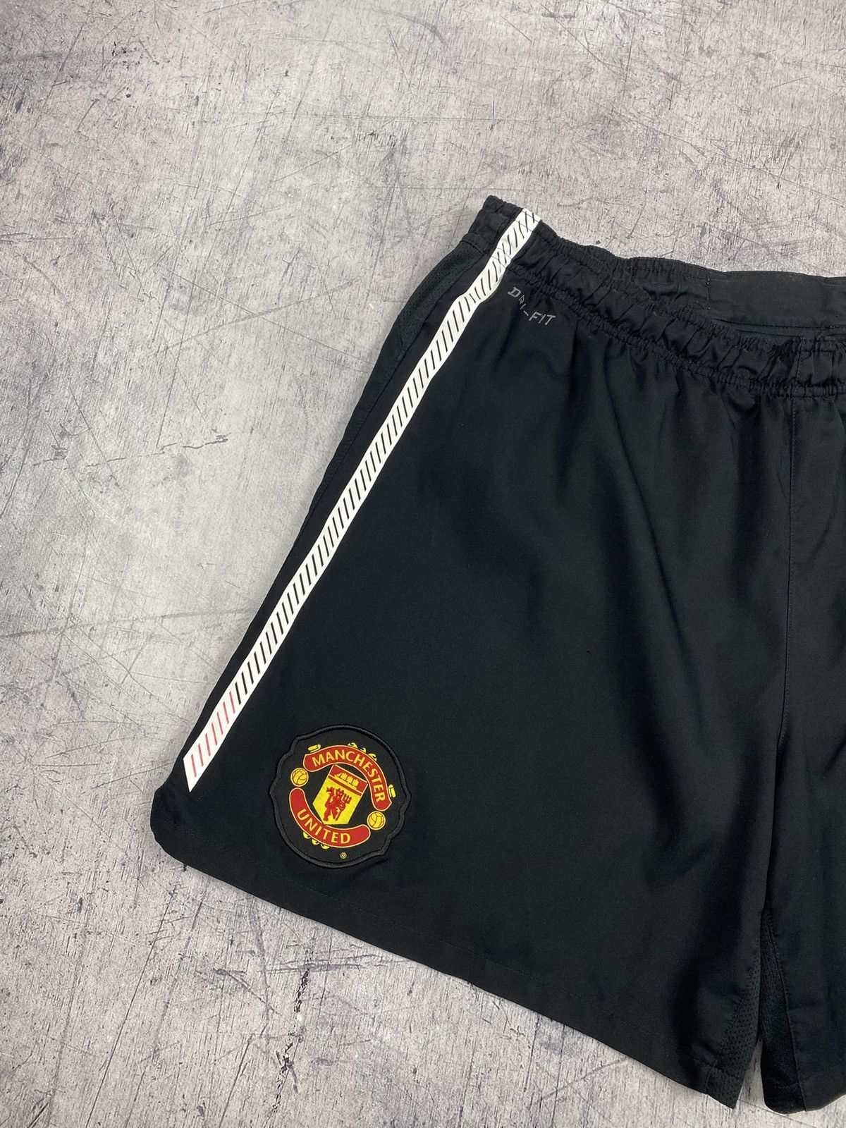 Nike Nike Manchester United Shorts Soccer Football Training Size US 32 / EU 48 - 3 Thumbnail