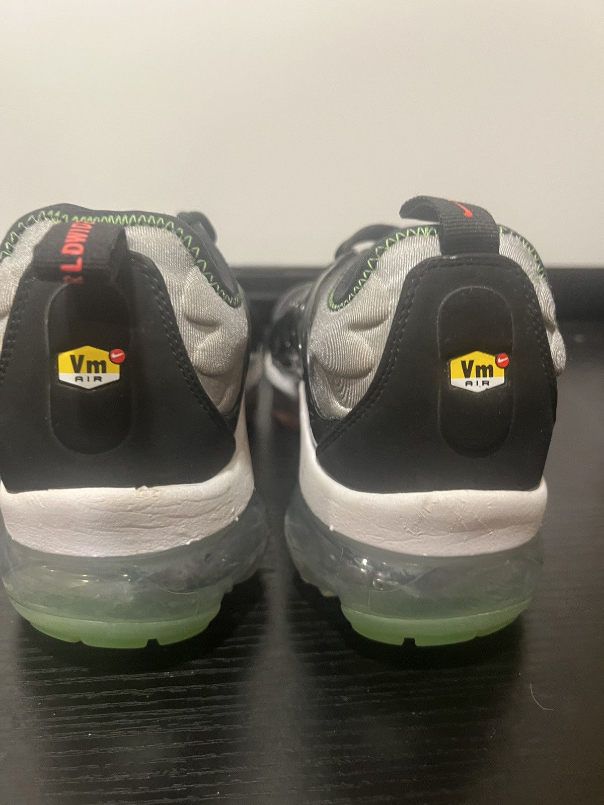 Nike SIZE 8 MEN - Nike Air Vapormax Plus Worldwide Pack Black Size US 8 / EU 41 - 4 Thumbnail