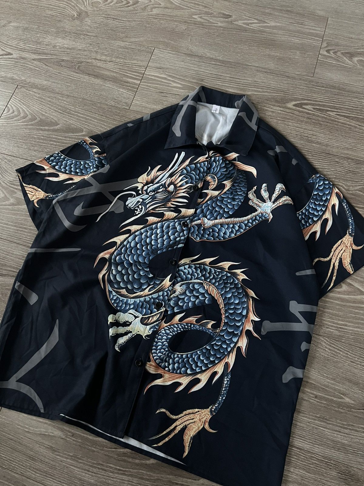 Affliction × Japanese Brand ‼️Archival Japanese Style Dragon Y2k Lite Weight Silk Tee‼️ Size US L / EU 52-54 / 3 - 11 Thumbnail